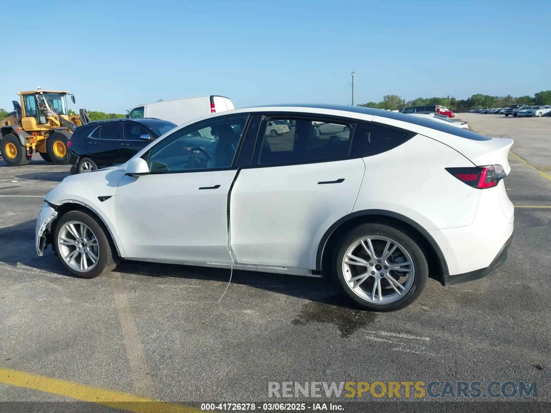 13 Photograph of a damaged car 5YJYGDED3MF103650 TESLA MODEL Y 2021