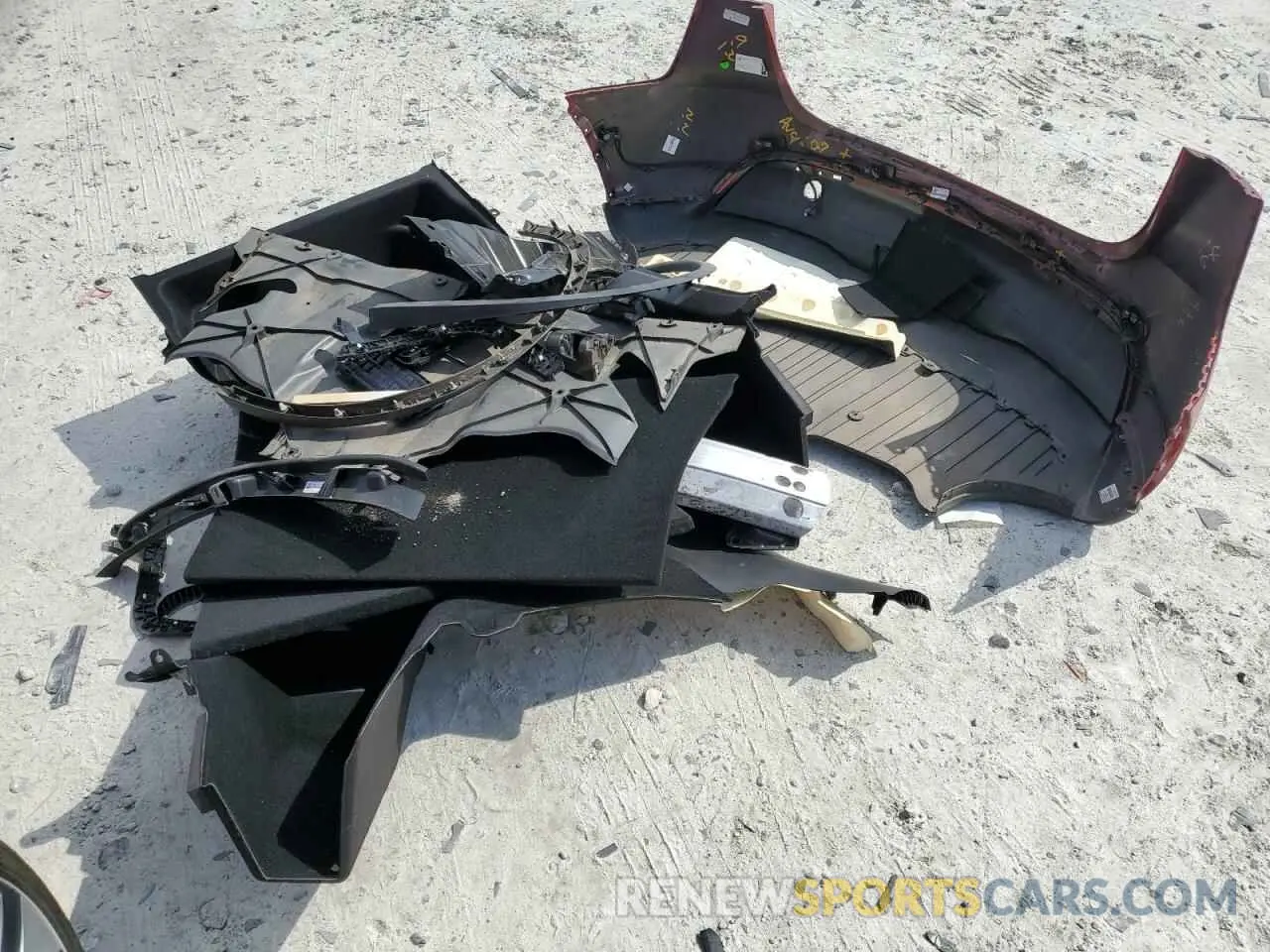 14 Photograph of a damaged car 5YJYGDED3MF107259 TESLA MODEL Y 2021
