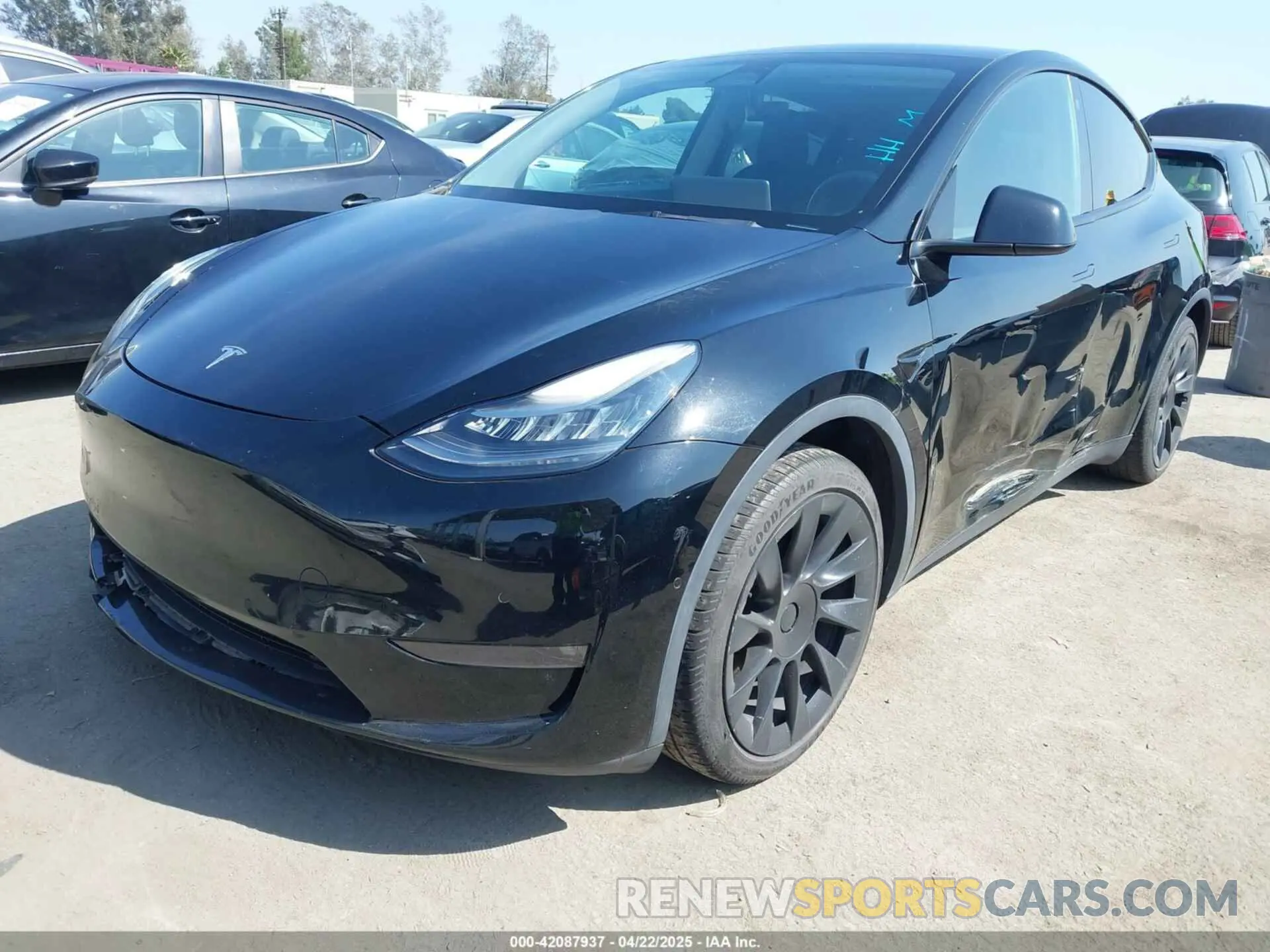 2 Photograph of a damaged car 5YJYGDED3MF126569 TESLA MODEL Y 2021