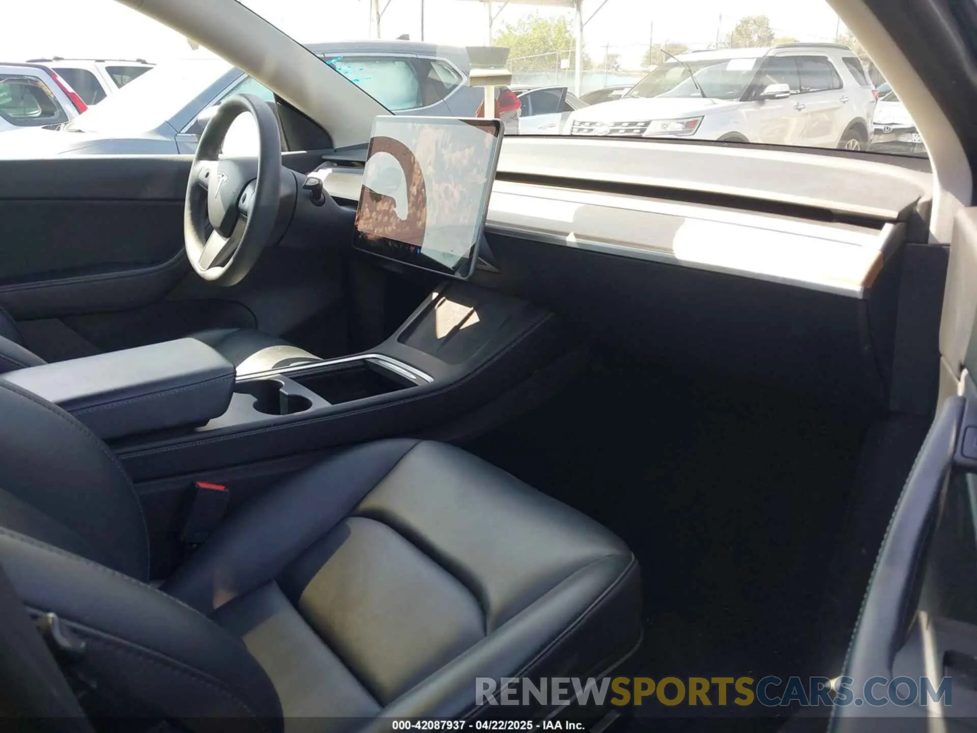 5 Photograph of a damaged car 5YJYGDED3MF126569 TESLA MODEL Y 2021