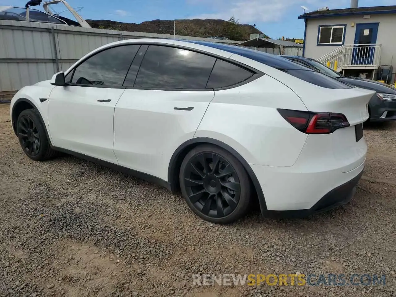 2 Photograph of a damaged car 5YJYGDED4MF104001 TESLA MODEL Y 2021