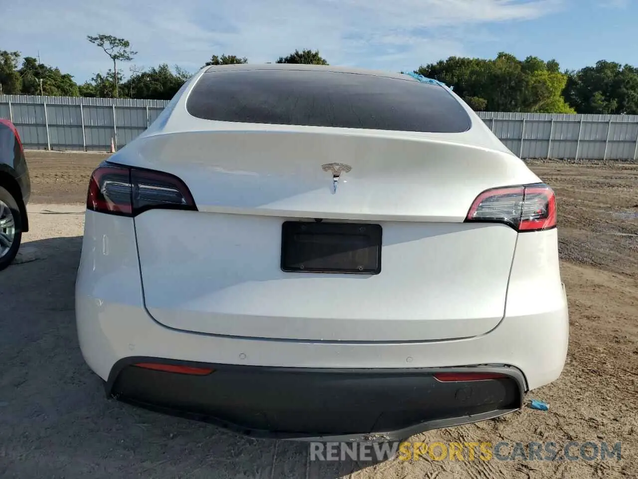 6 Photograph of a damaged car 5YJYGDED4MF107030 TESLA MODEL Y 2021