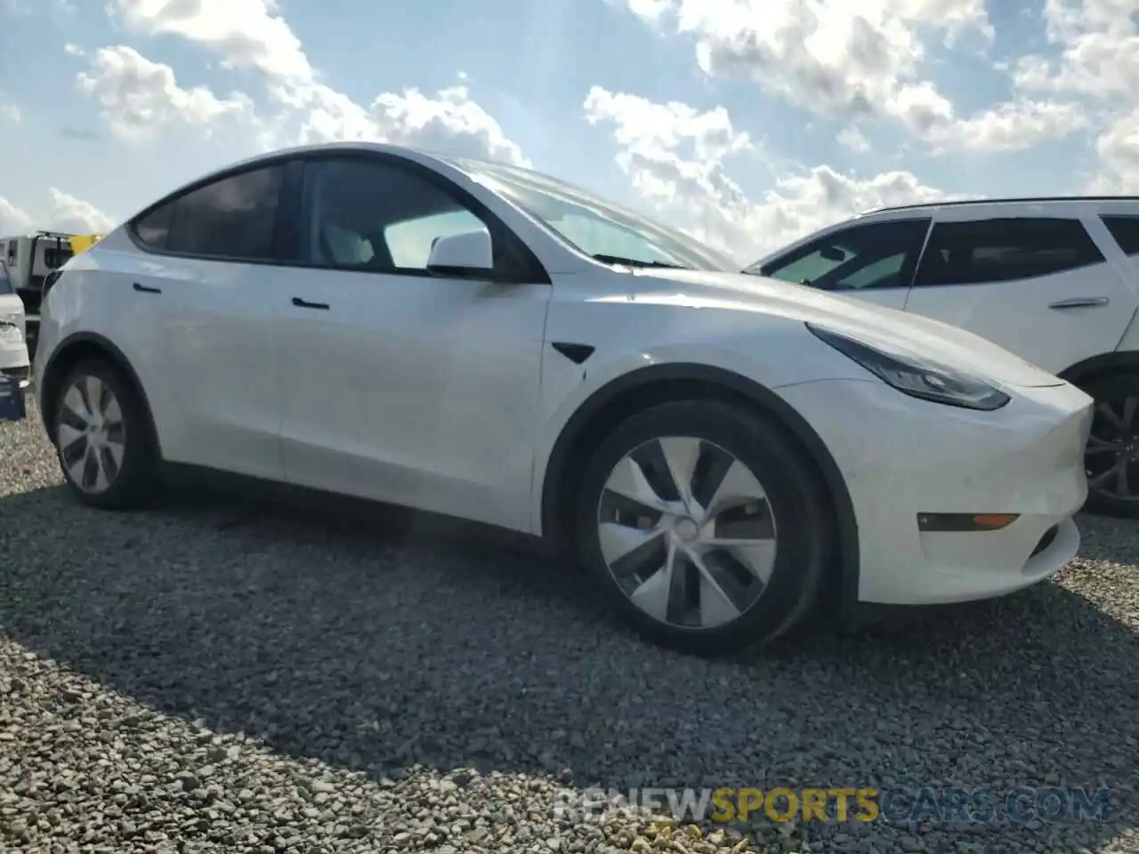 4 Photograph of a damaged car 5YJYGDED4MF109165 TESLA MODEL Y 2021