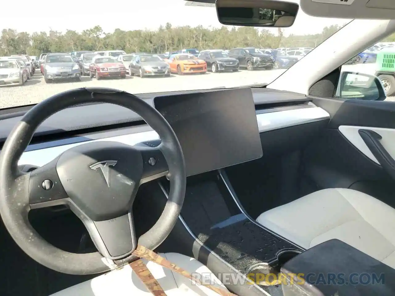 9 Photograph of a damaged car 5YJYGDED4MF109165 TESLA MODEL Y 2021