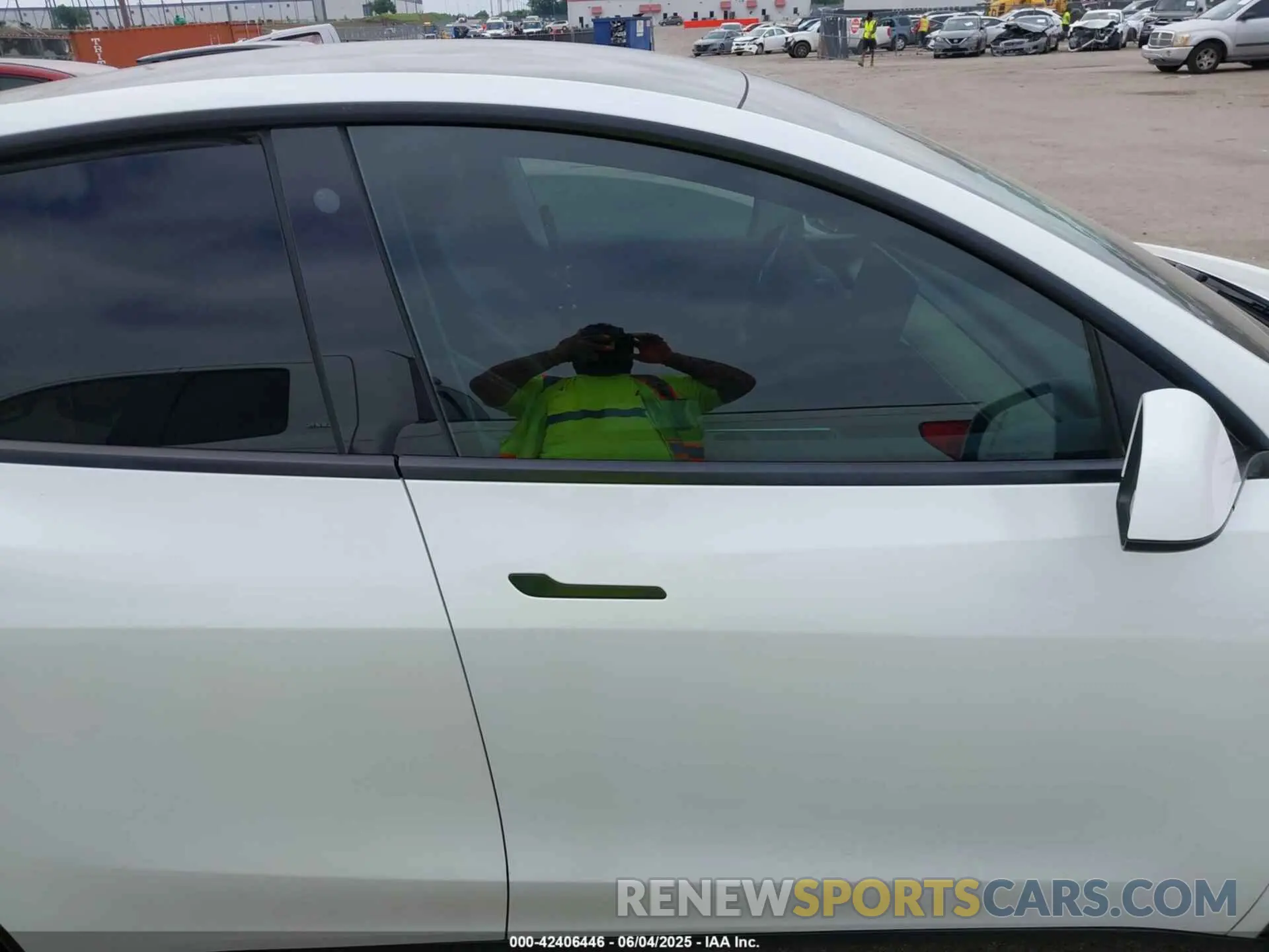12 Photograph of a damaged car 5YJYGDED4MF181662 TESLA MODEL Y 2021