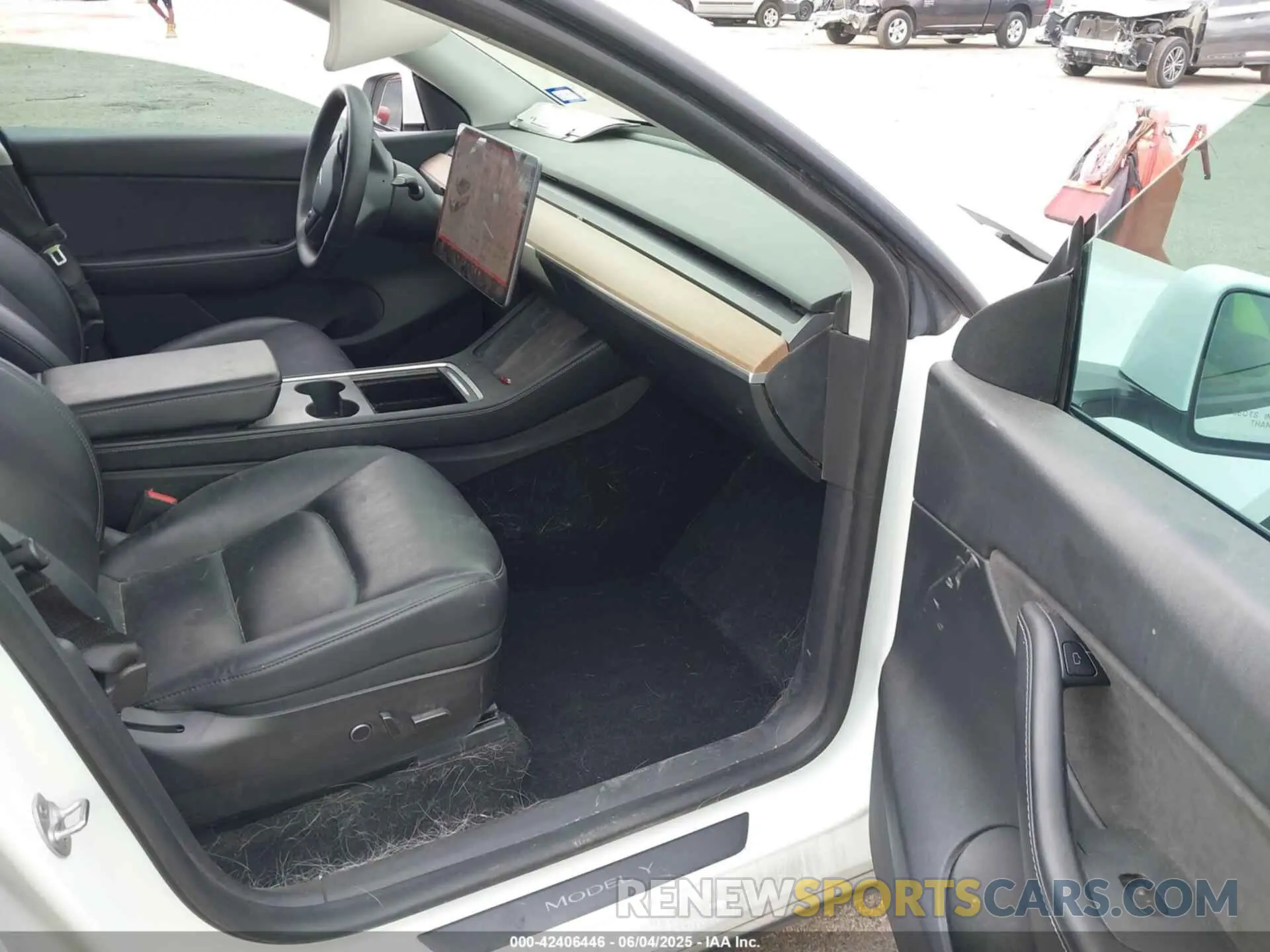 5 Photograph of a damaged car 5YJYGDED4MF181662 TESLA MODEL Y 2021