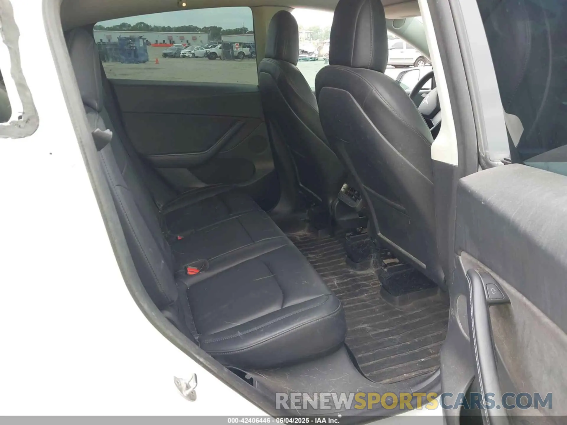 8 Photograph of a damaged car 5YJYGDED4MF181662 TESLA MODEL Y 2021