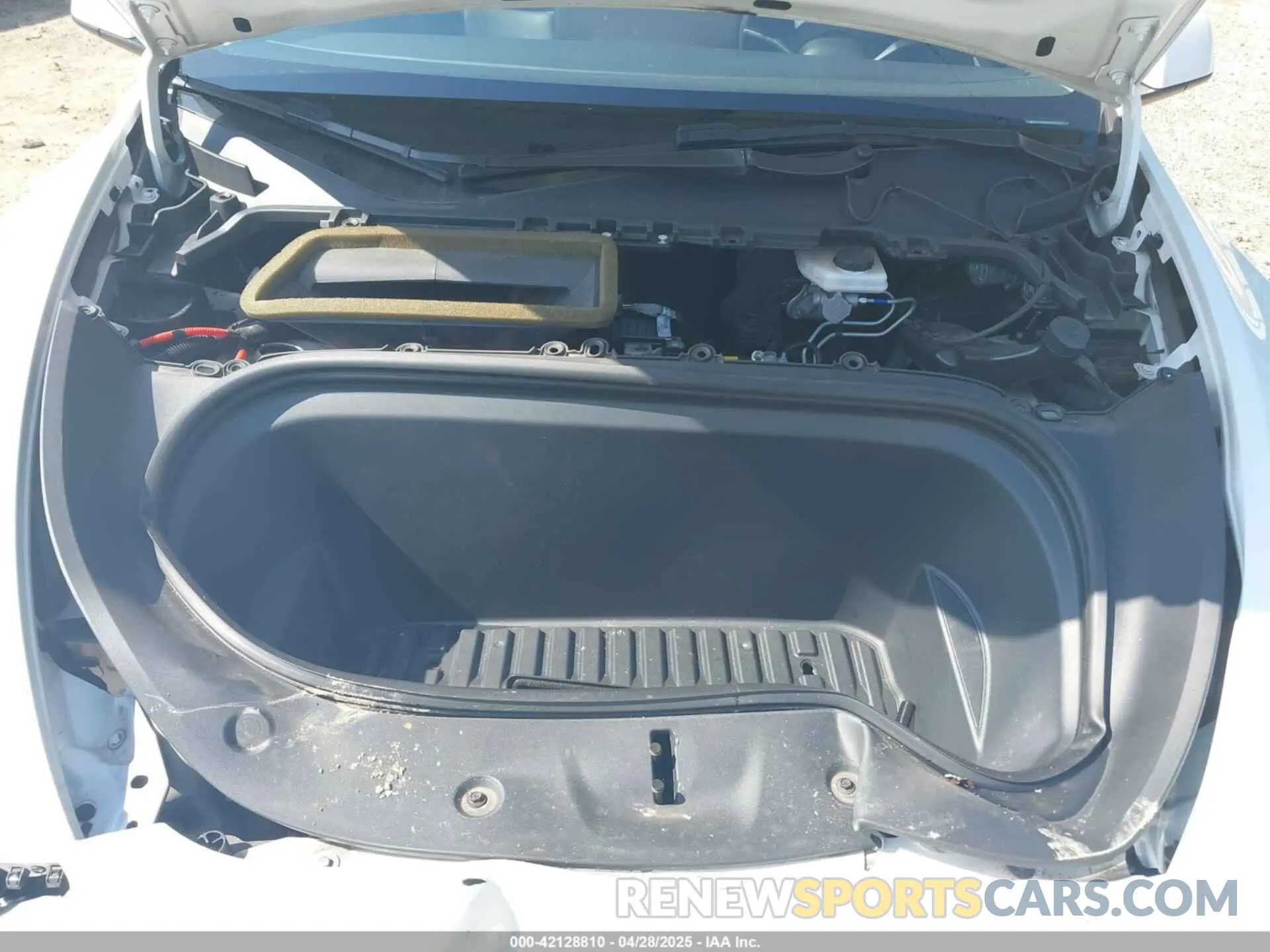 10 Photograph of a damaged car 5YJYGDED4MF192824 TESLA MODEL Y 2021