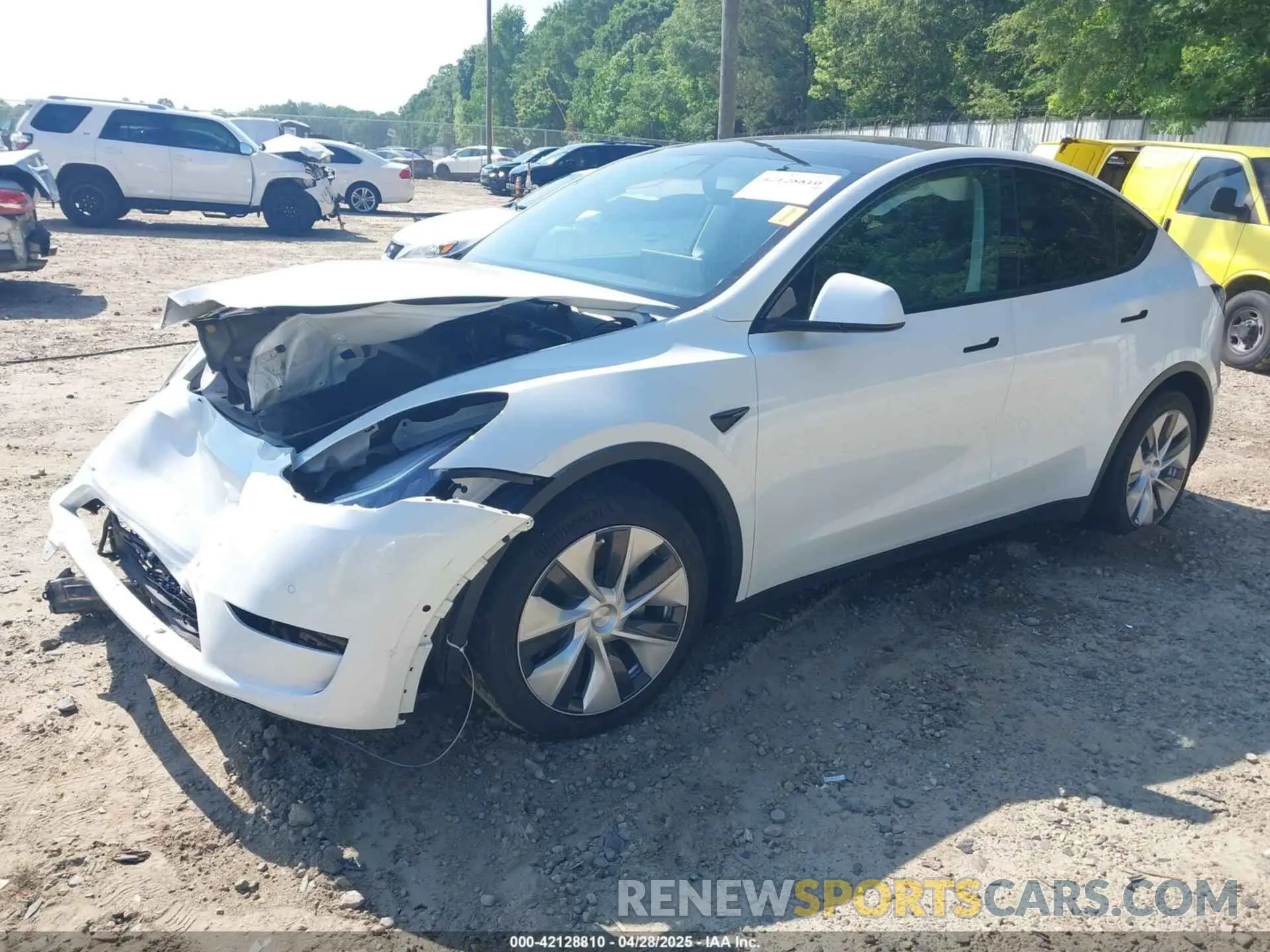 2 Photograph of a damaged car 5YJYGDED4MF192824 TESLA MODEL Y 2021