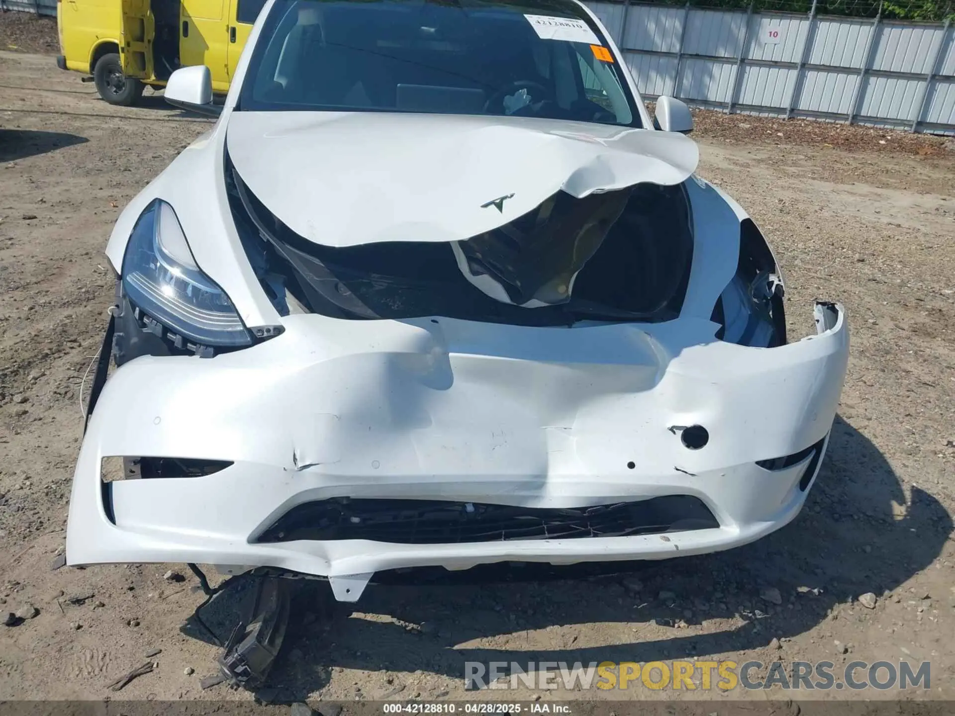 6 Photograph of a damaged car 5YJYGDED4MF192824 TESLA MODEL Y 2021
