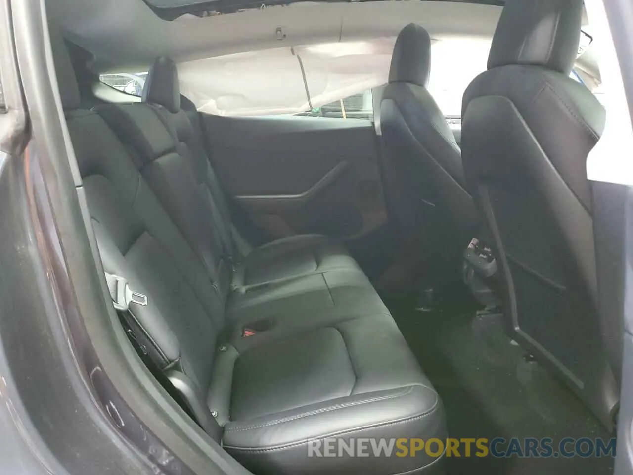 10 Photograph of a damaged car 5YJYGDED5MF107781 TESLA MODEL Y 2021