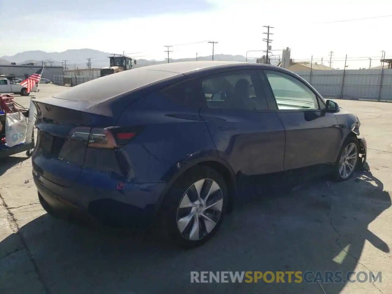 4 Photograph of a damaged car 5YJYGDED5MF163221 TESLA MODEL Y 2021