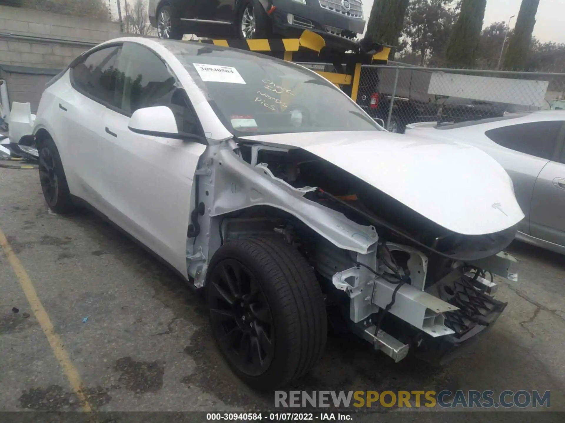 1 Photograph of a damaged car 5YJYGDED5MF192864 TESLA MODEL Y 2021