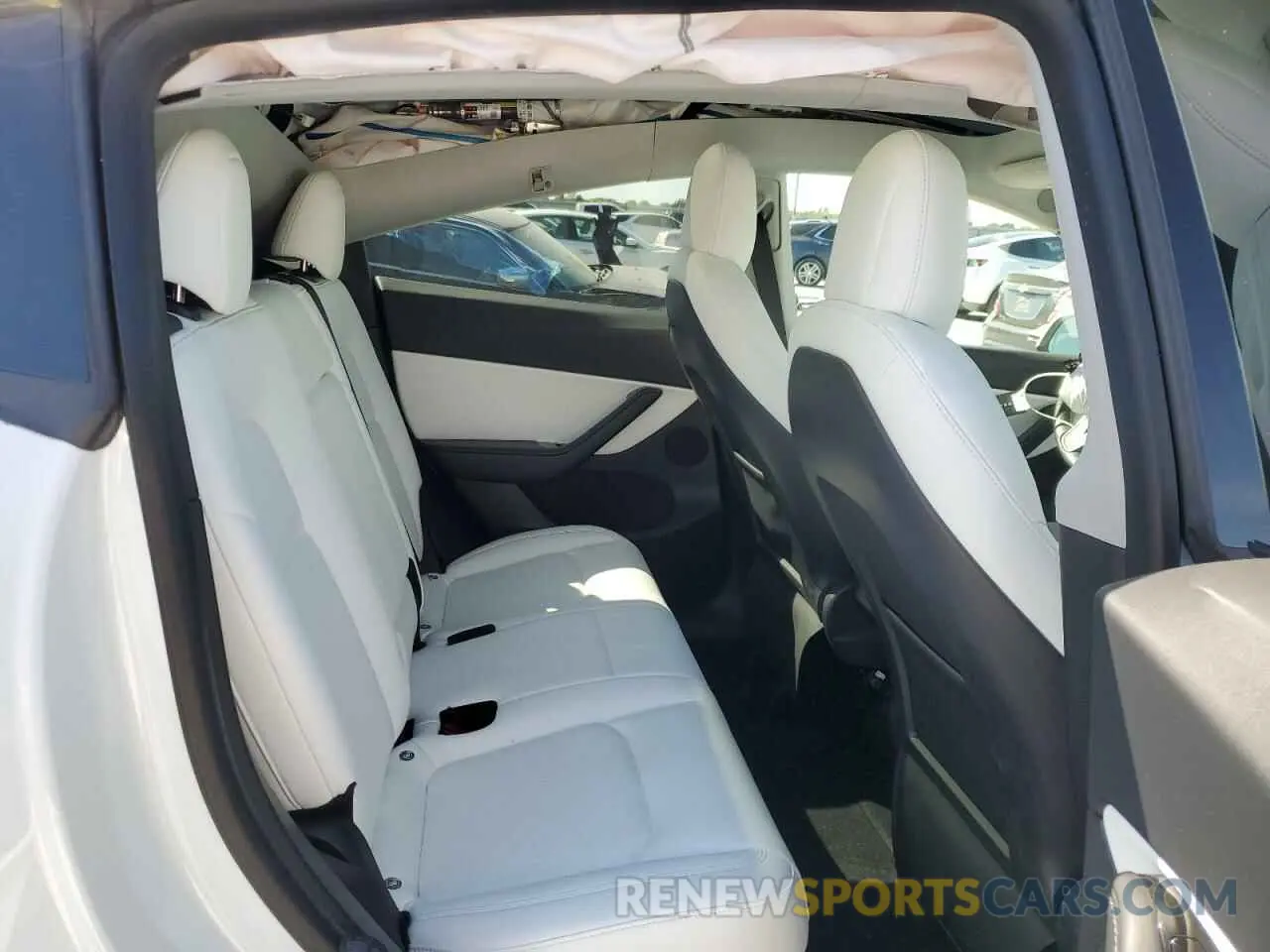 11 Photograph of a damaged car 5YJYGDED6MF105246 TESLA MODEL Y 2021