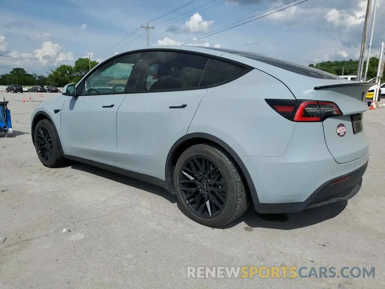 2 Photograph of a damaged car 5YJYGDED6MF105621 TESLA MODEL Y 2021