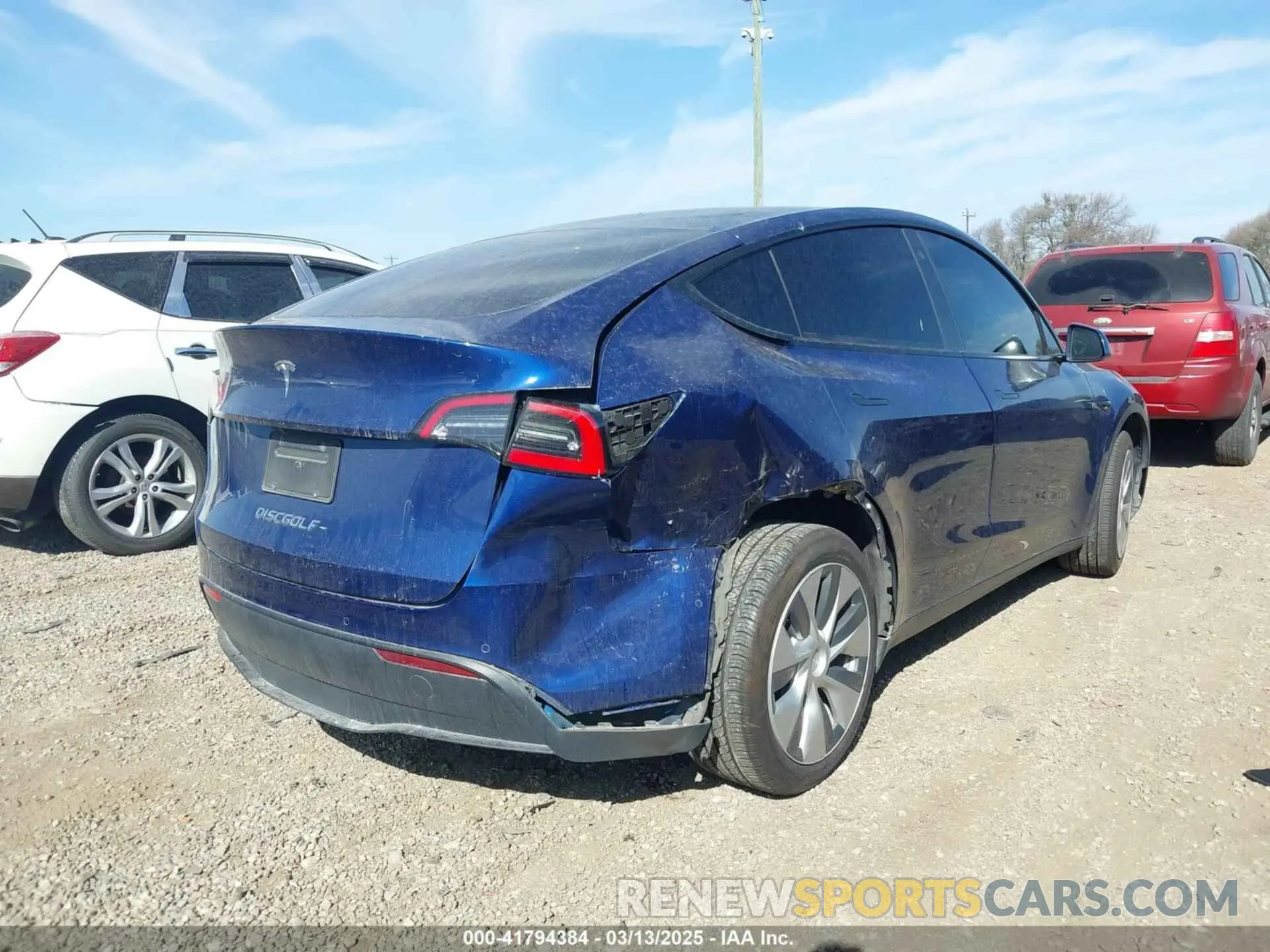 4 Photograph of a damaged car 5YJYGDED6MF107711 TESLA MODEL Y 2021