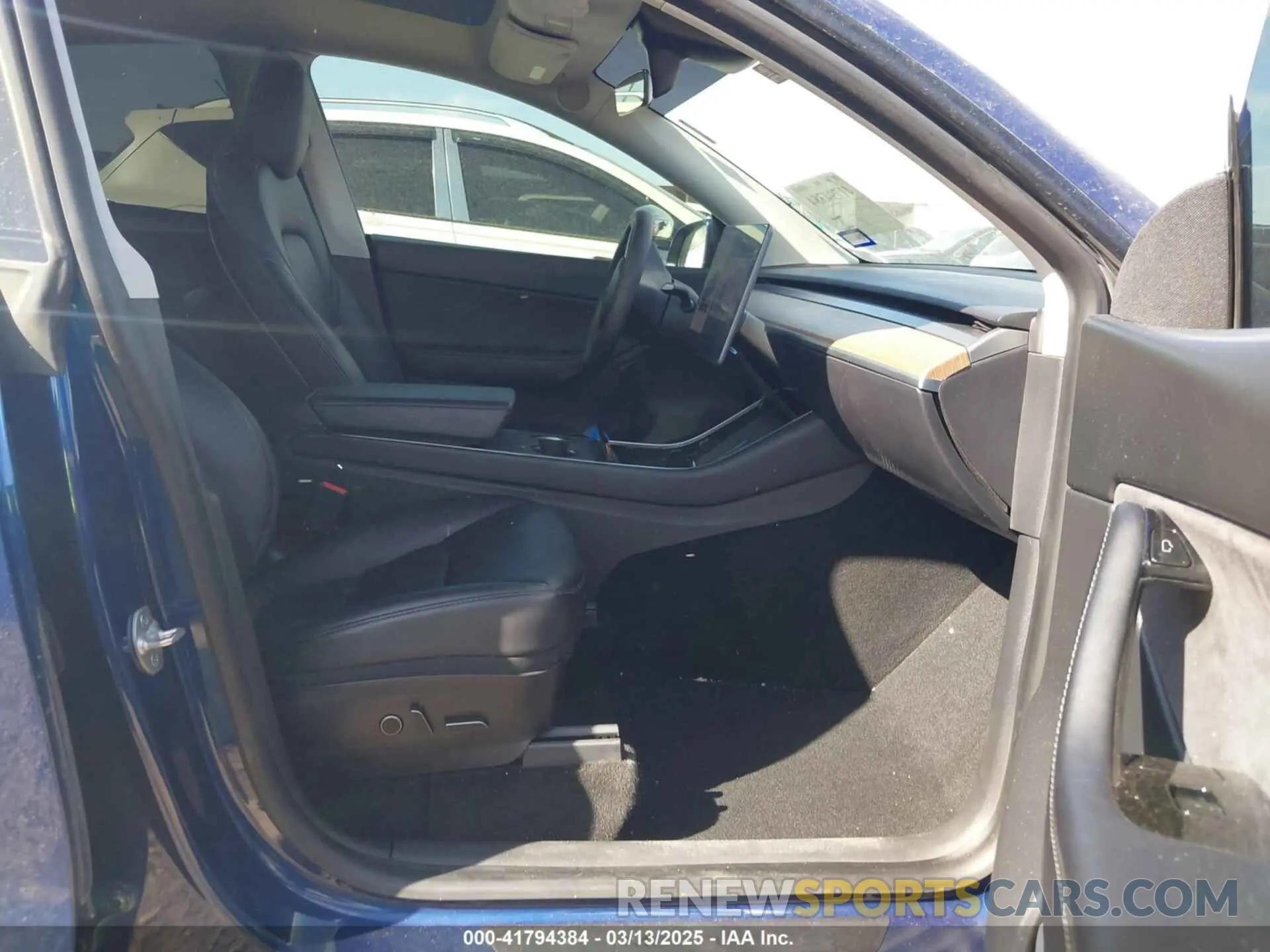 5 Photograph of a damaged car 5YJYGDED6MF107711 TESLA MODEL Y 2021