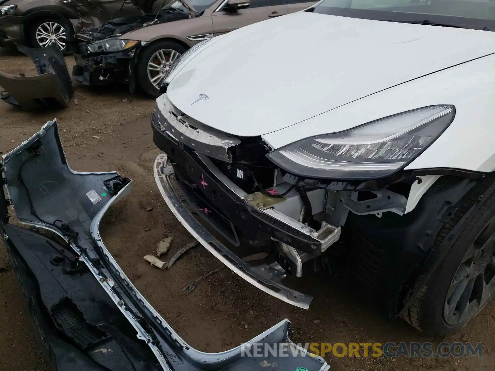 10 Photograph of a damaged car 5YJYGDED6MF115811 TESLA MODEL Y 2021