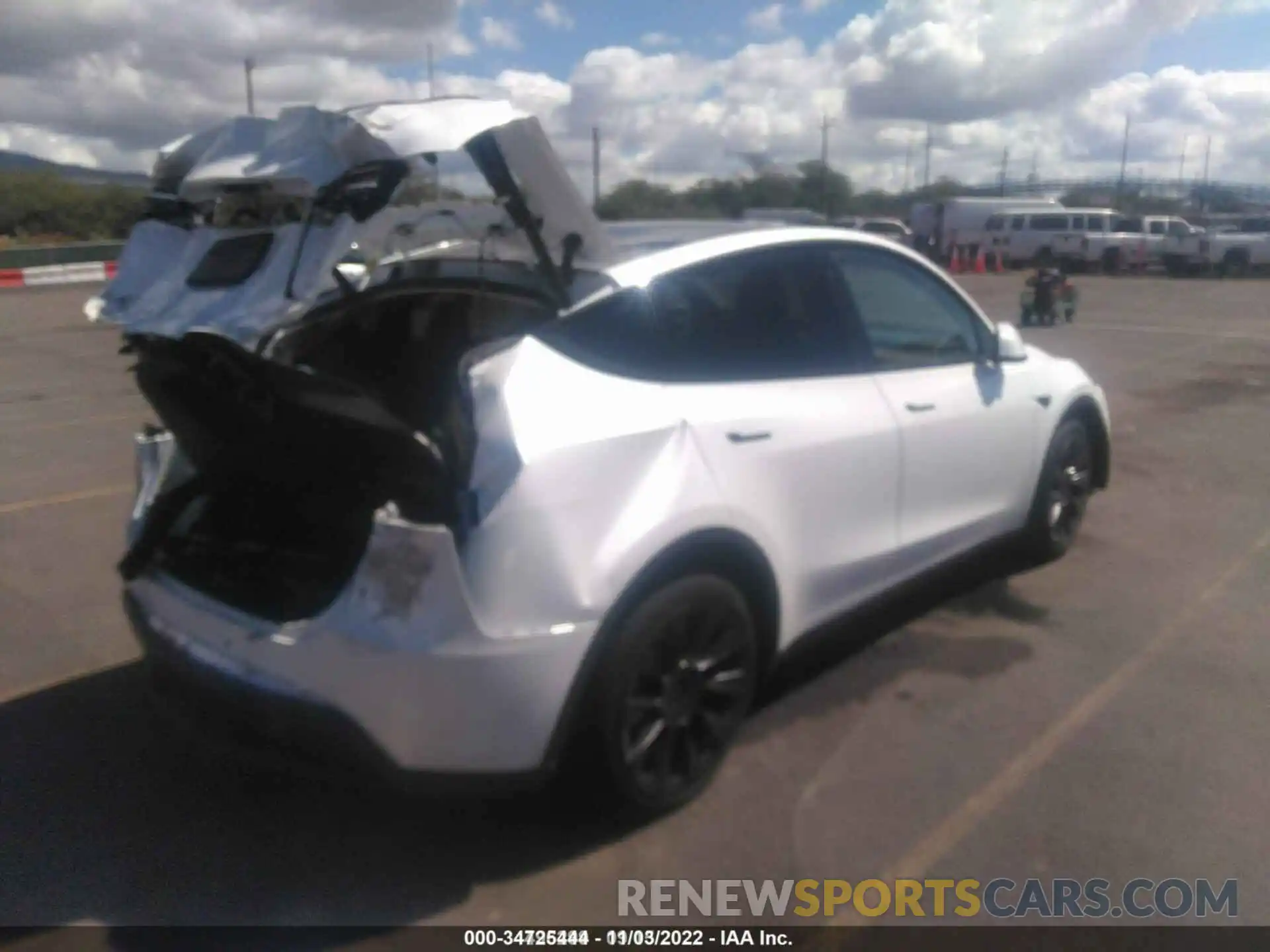 4 Photograph of a damaged car 5YJYGDED6MF192792 TESLA MODEL Y 2021