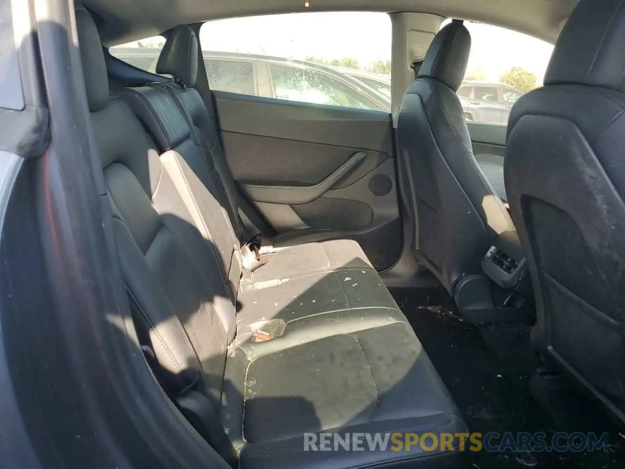 12 Photograph of a damaged car 5YJYGDED7MF109418 TESLA MODEL Y 2021