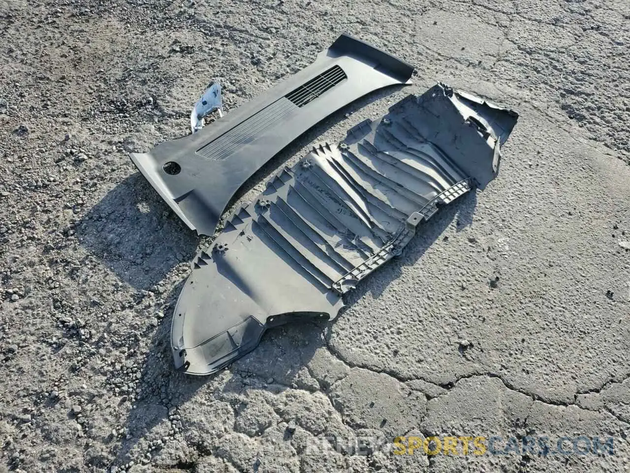 15 Photograph of a damaged car 5YJYGDED7MF109418 TESLA MODEL Y 2021
