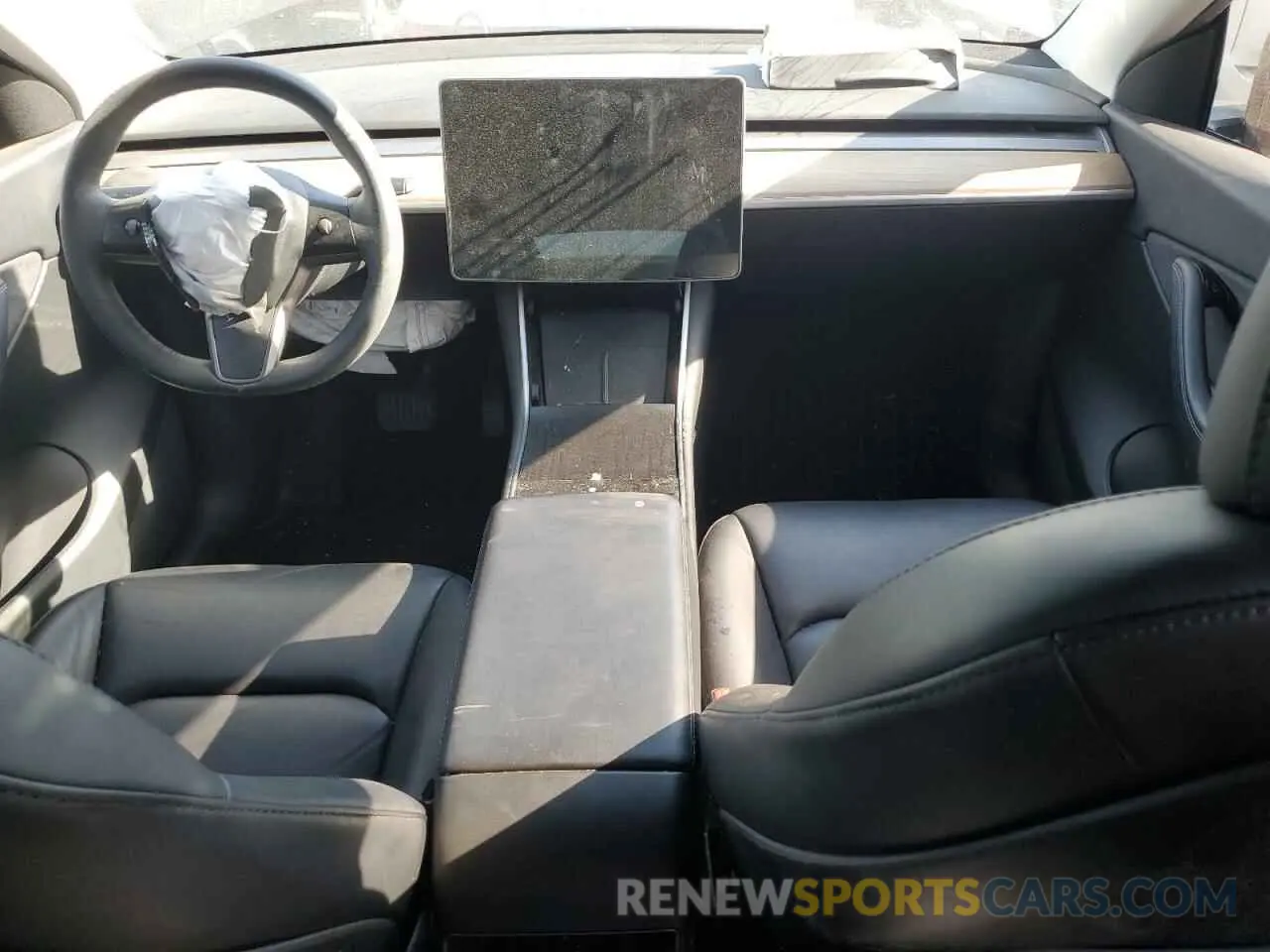 8 Photograph of a damaged car 5YJYGDED7MF109418 TESLA MODEL Y 2021