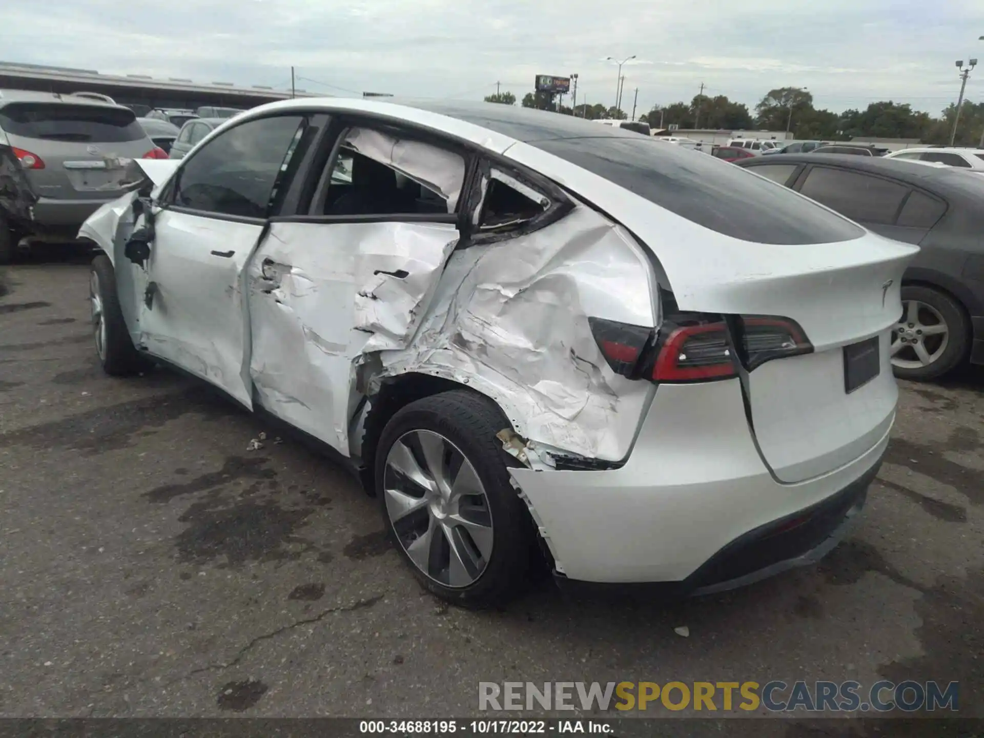 3 Photograph of a damaged car 5YJYGDED8MF103580 TESLA MODEL Y 2021