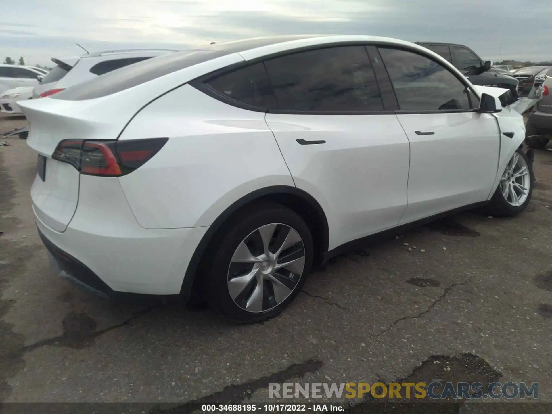 4 Photograph of a damaged car 5YJYGDED8MF103580 TESLA MODEL Y 2021