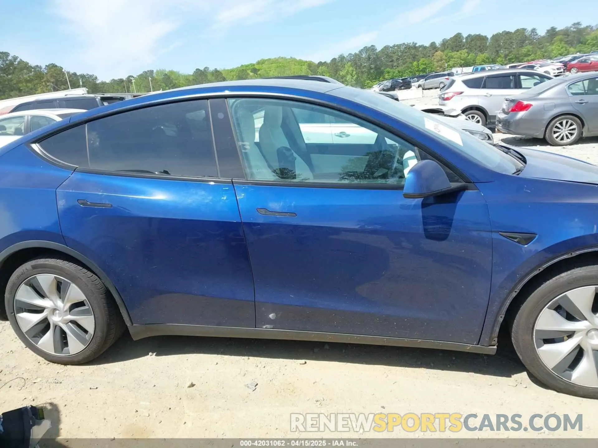 13 Photograph of a damaged car 5YJYGDED8MF116359 TESLA MODEL Y 2021
