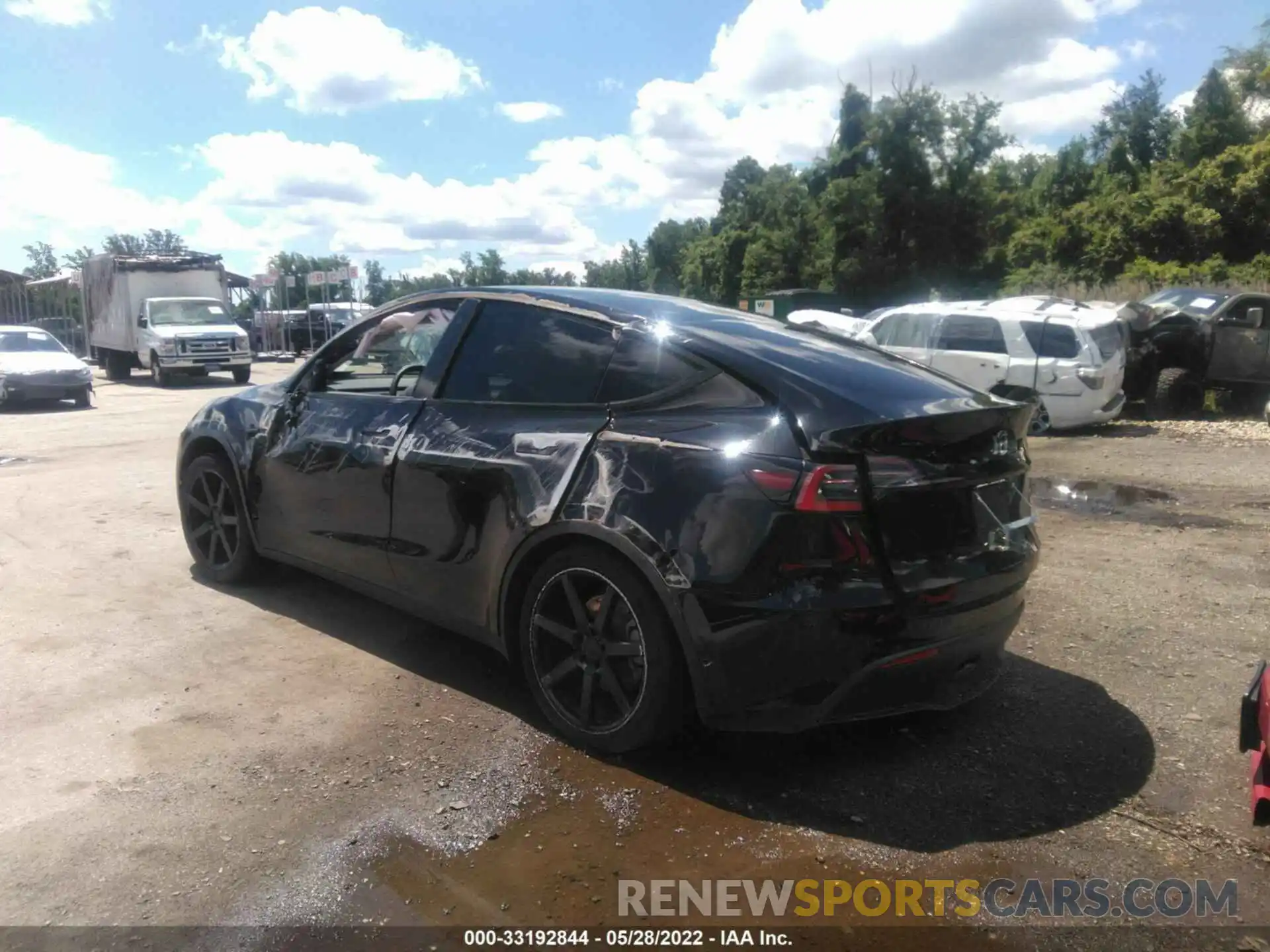 3 Photograph of a damaged car 5YJYGDED8MF118306 TESLA MODEL Y 2021