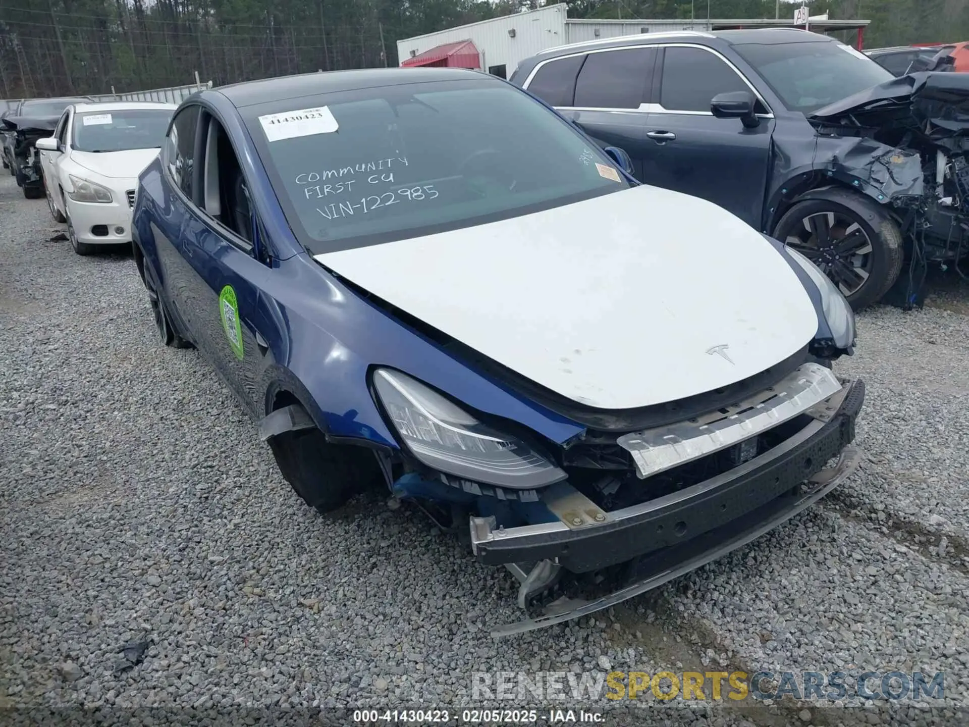 1 Photograph of a damaged car 5YJYGDED8MF122985 TESLA MODEL Y 2021