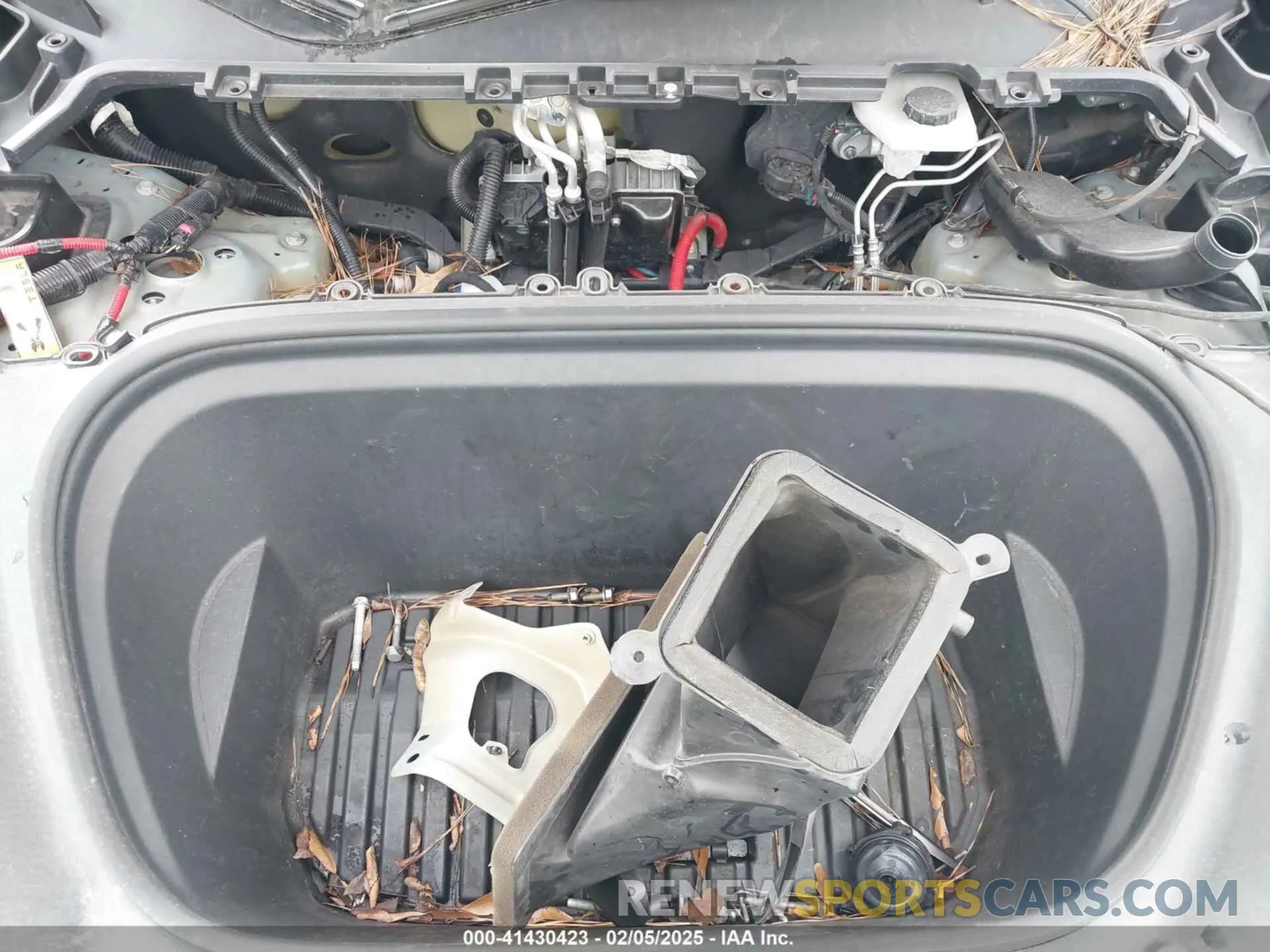 10 Photograph of a damaged car 5YJYGDED8MF122985 TESLA MODEL Y 2021