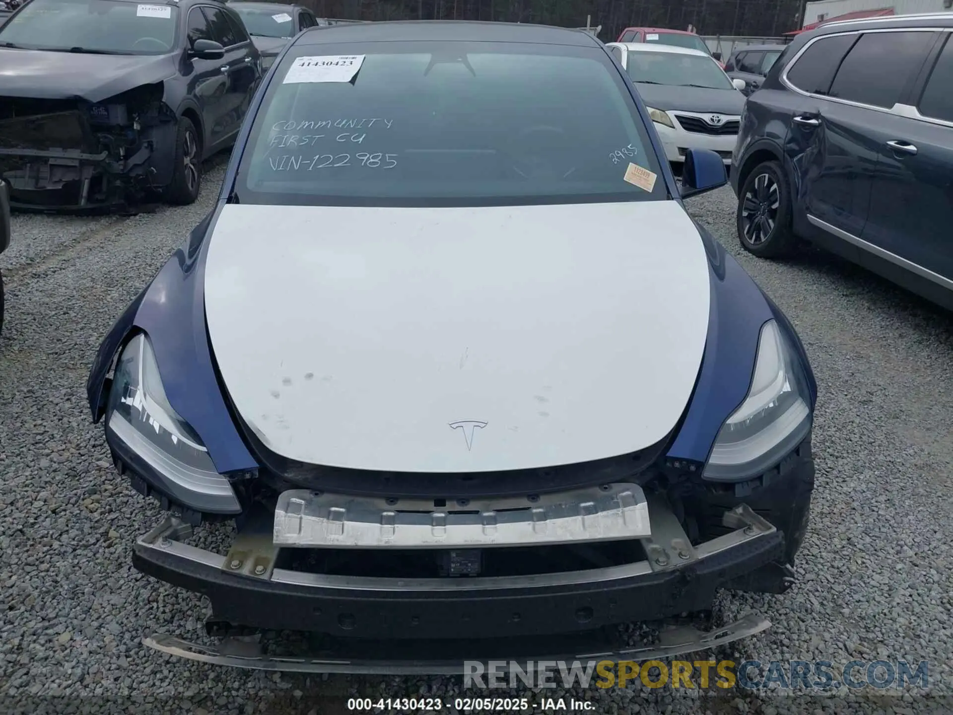11 Photograph of a damaged car 5YJYGDED8MF122985 TESLA MODEL Y 2021