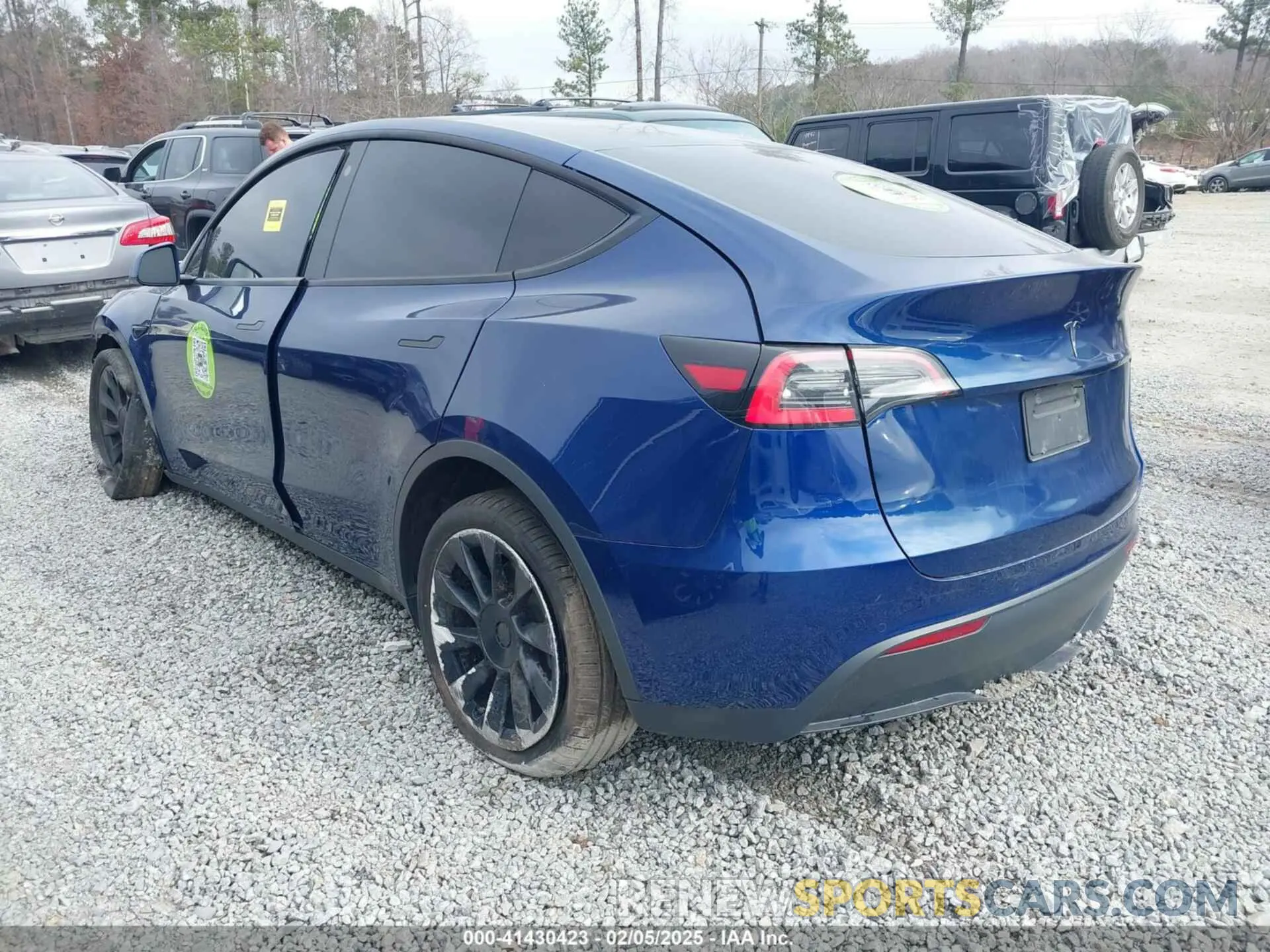 3 Photograph of a damaged car 5YJYGDED8MF122985 TESLA MODEL Y 2021