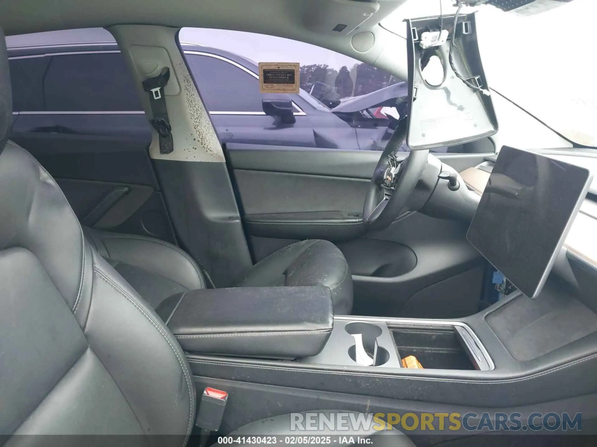 5 Photograph of a damaged car 5YJYGDED8MF122985 TESLA MODEL Y 2021