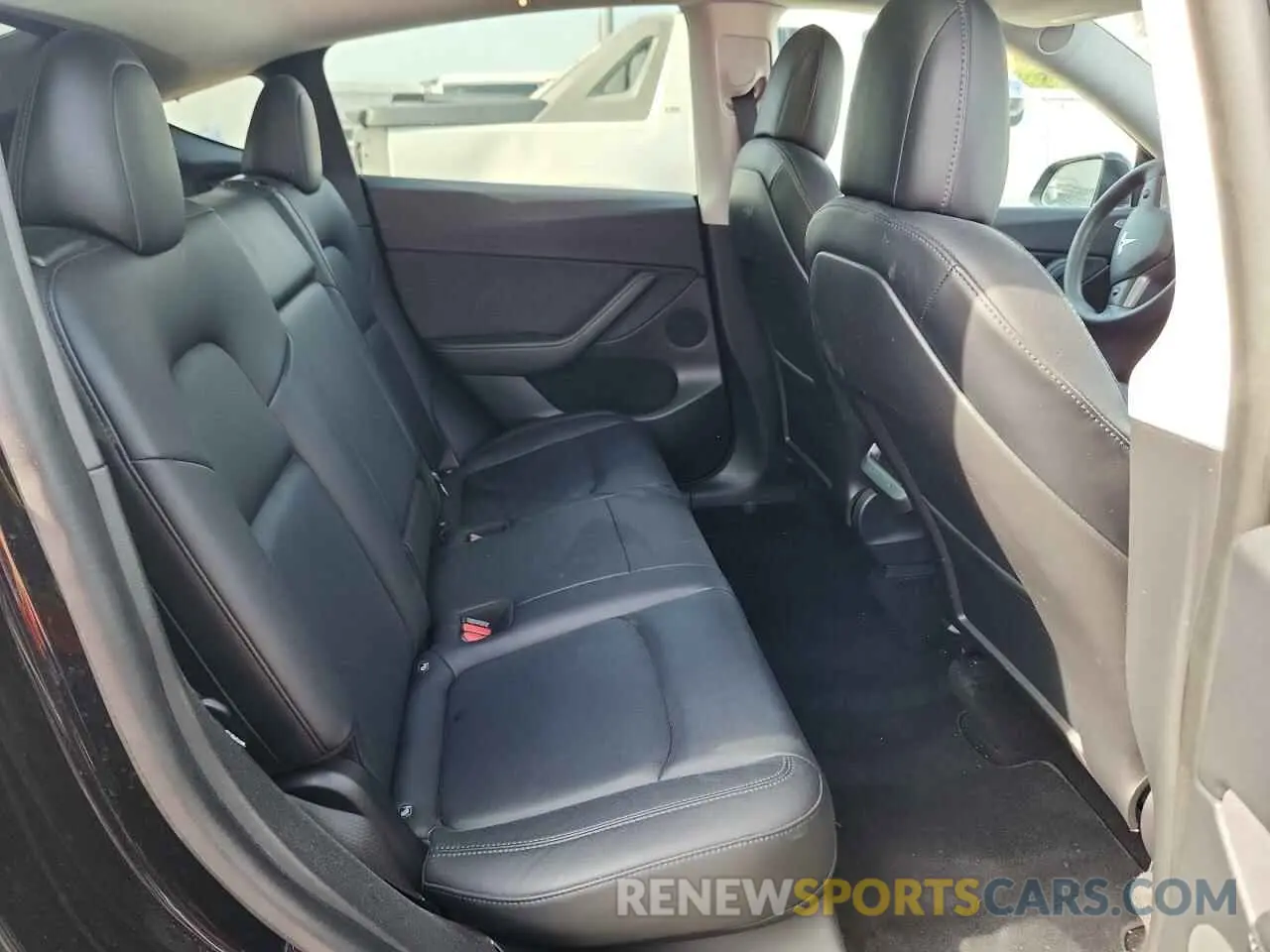 11 Photograph of a damaged car 5YJYGDED9MF103152 TESLA MODEL Y 2021