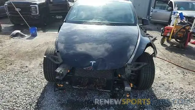 15 Photograph of a damaged car 5YJYGDED9MF103152 TESLA MODEL Y 2021