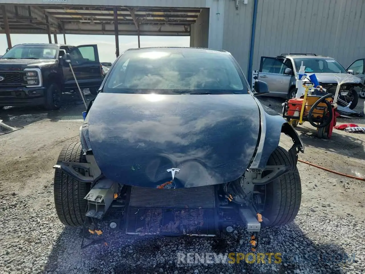 5 Photograph of a damaged car 5YJYGDED9MF103152 TESLA MODEL Y 2021