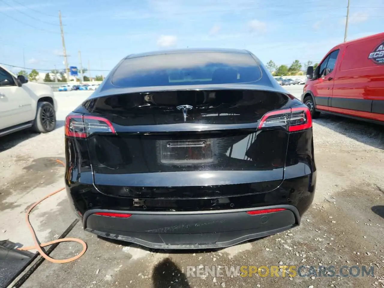 6 Photograph of a damaged car 5YJYGDED9MF103152 TESLA MODEL Y 2021