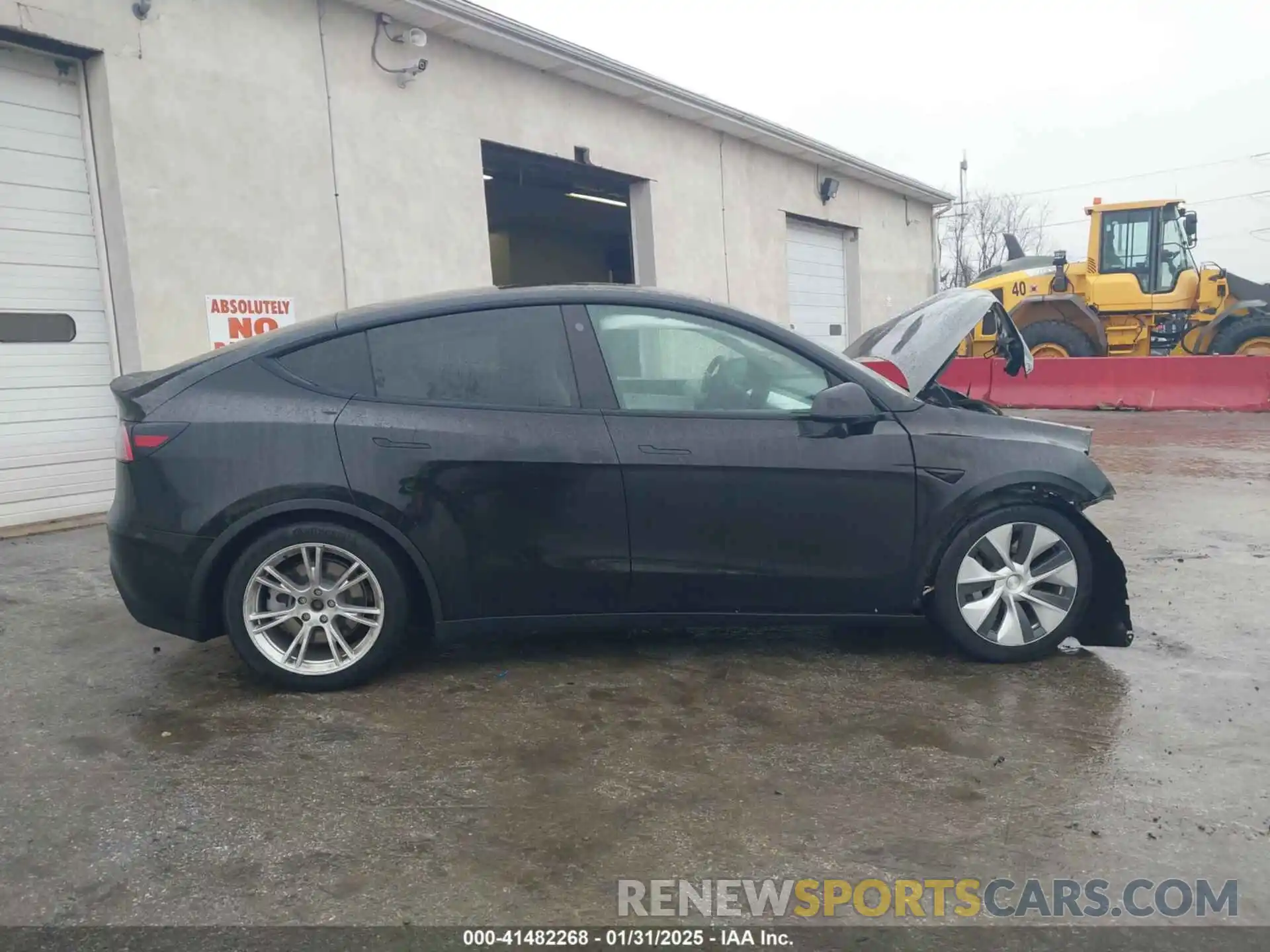 14 Photograph of a damaged car 5YJYGDED9MF103989 TESLA MODEL Y 2021