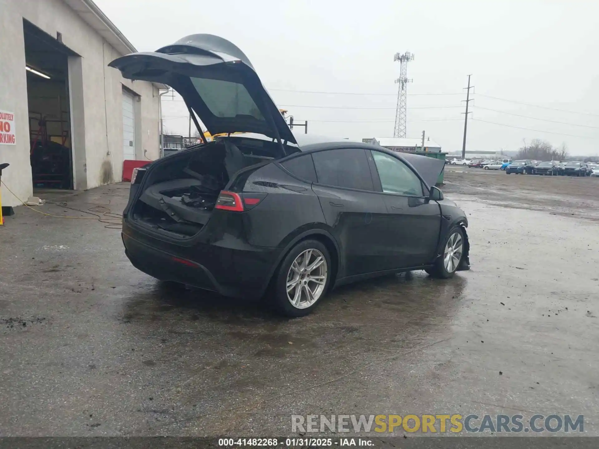 4 Photograph of a damaged car 5YJYGDED9MF103989 TESLA MODEL Y 2021