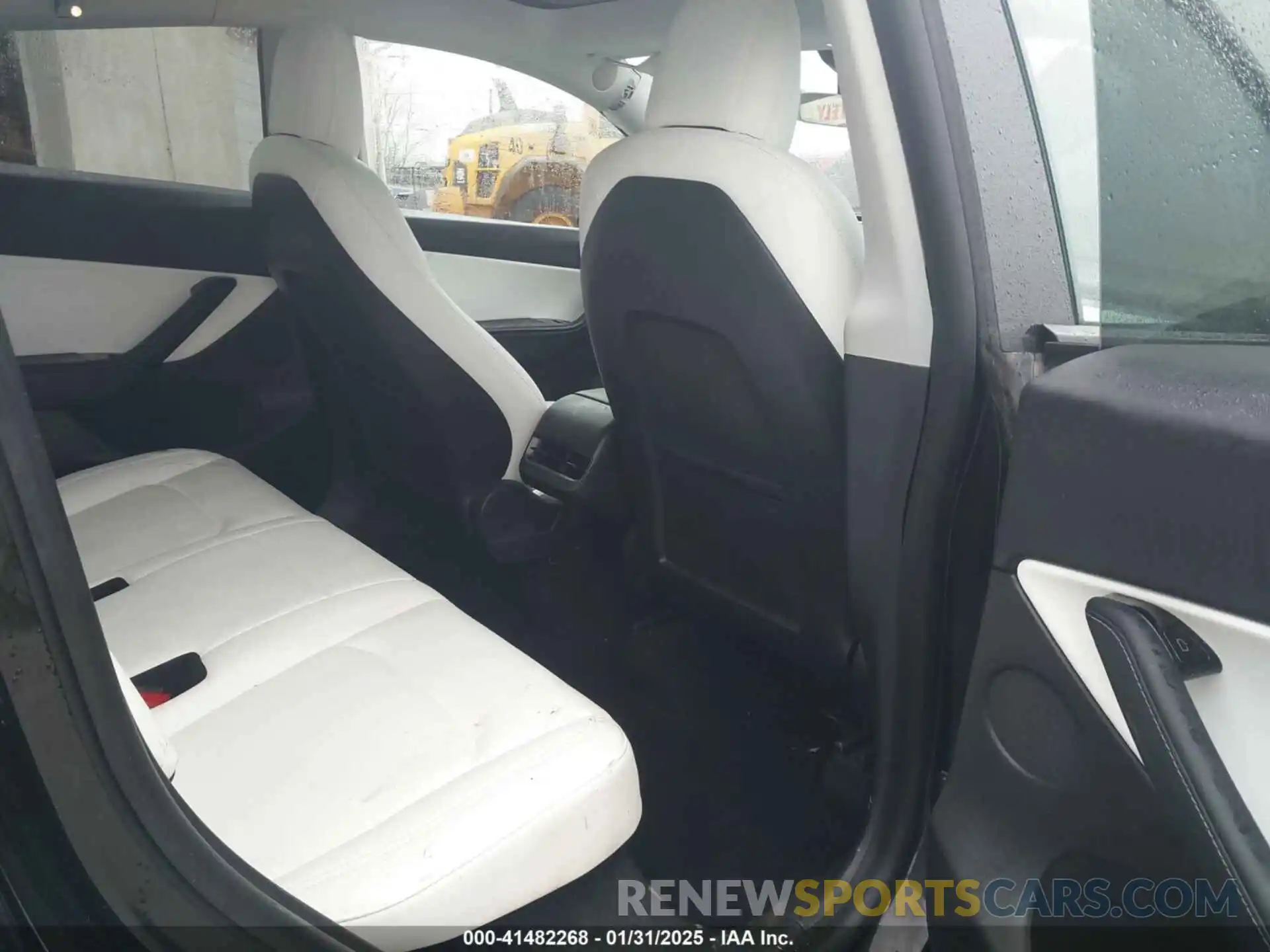 8 Photograph of a damaged car 5YJYGDED9MF103989 TESLA MODEL Y 2021