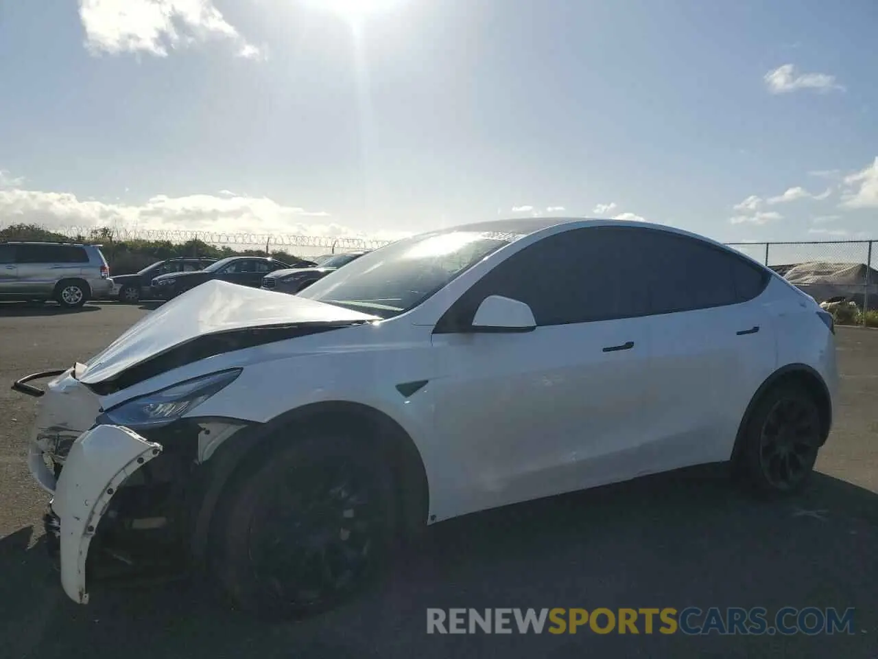 1 Photograph of a damaged car 5YJYGDED9MF105869 TESLA MODEL Y 2021