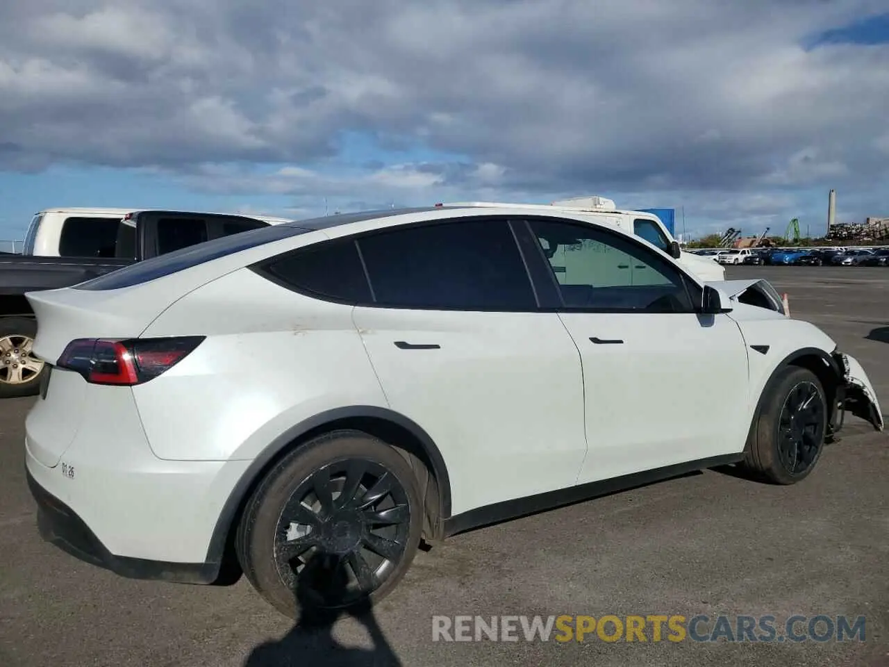 3 Photograph of a damaged car 5YJYGDED9MF105869 TESLA MODEL Y 2021