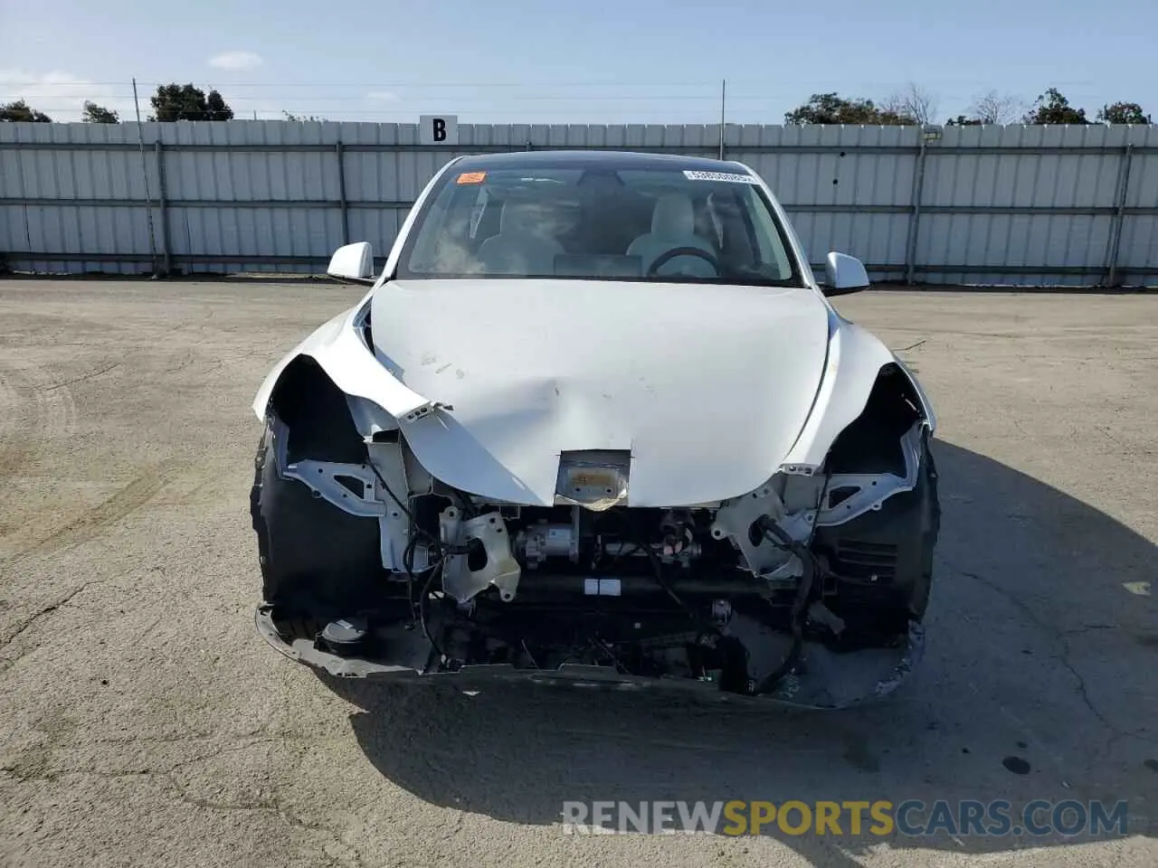 5 Photograph of a damaged car 5YJYGDED9MF110473 TESLA MODEL Y 2021