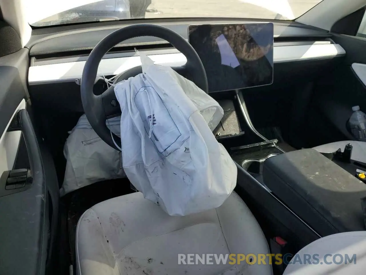8 Photograph of a damaged car 5YJYGDED9MF110473 TESLA MODEL Y 2021