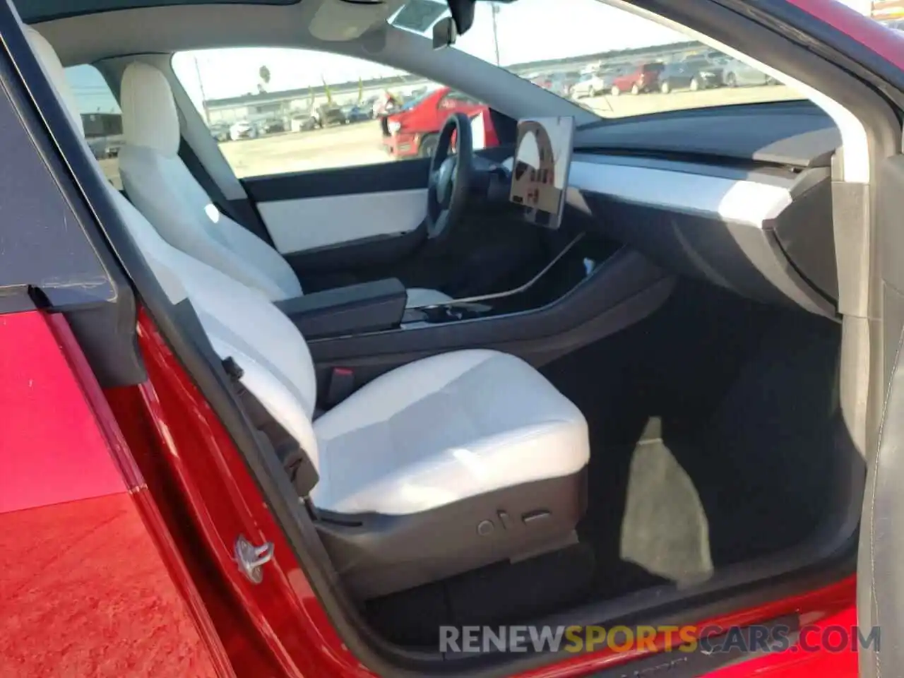 5 Photograph of a damaged car 5YJYGDED9MF110604 TESLA MODEL Y 2021