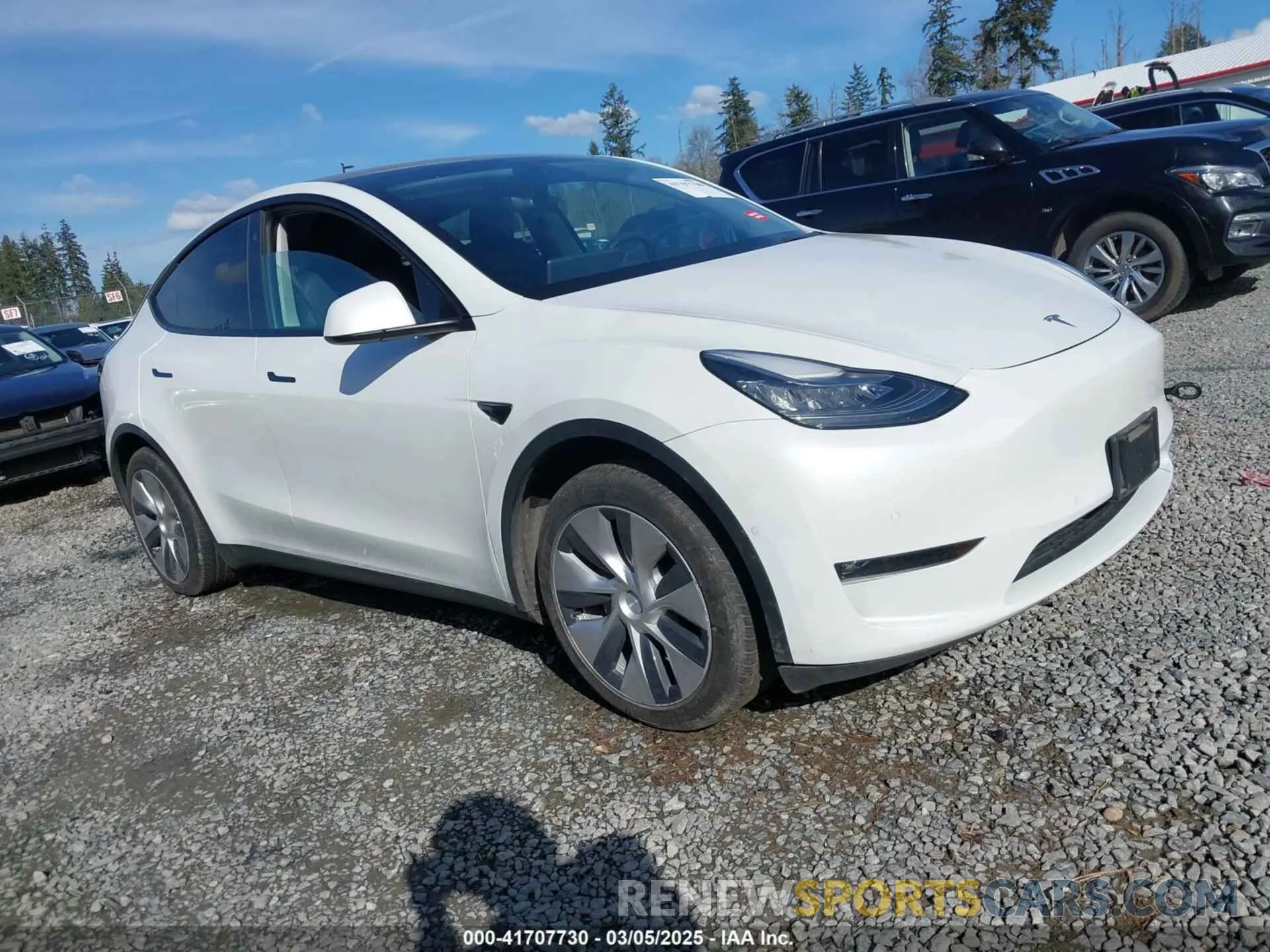 1 Photograph of a damaged car 5YJYGDED9MF110697 TESLA MODEL Y 2021