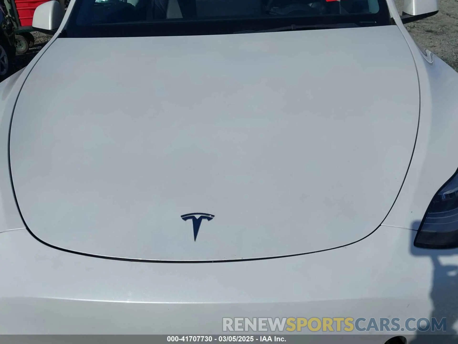 10 Photograph of a damaged car 5YJYGDED9MF110697 TESLA MODEL Y 2021