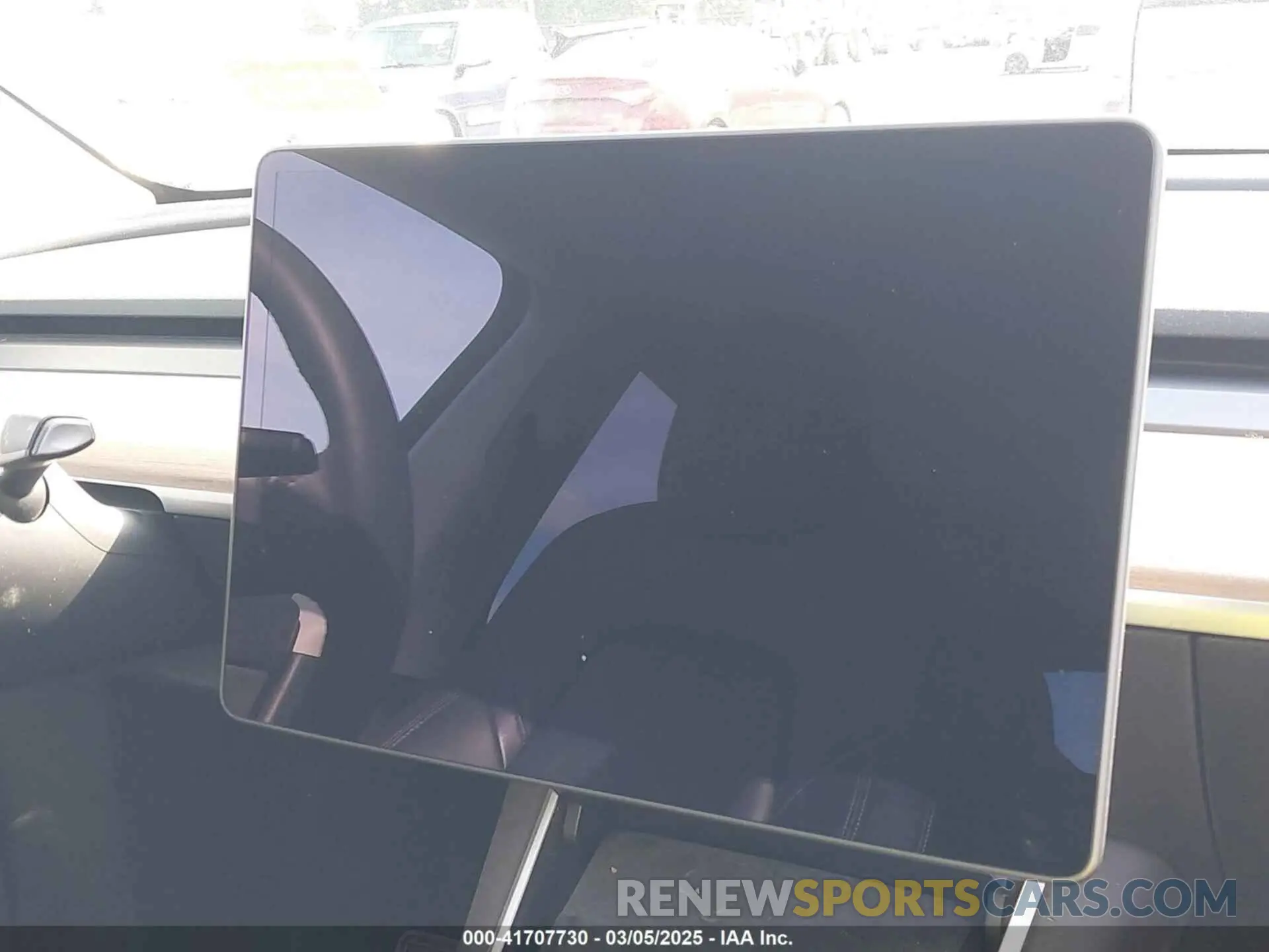 18 Photograph of a damaged car 5YJYGDED9MF110697 TESLA MODEL Y 2021